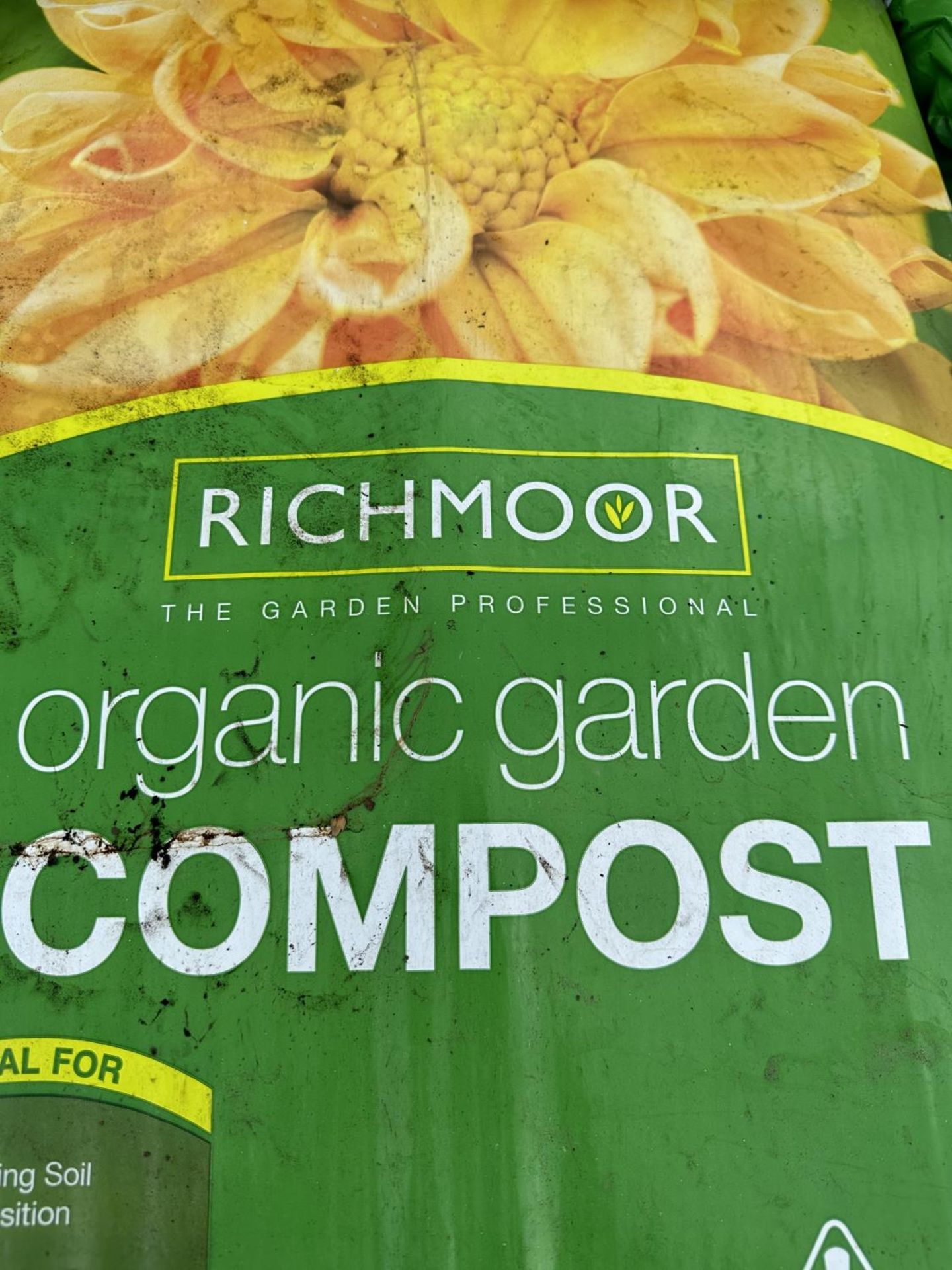 FIVE BAGS OF 40 LITRES RICHMOOR ORGANIC COMPOST NO VAT - Image 2 of 3