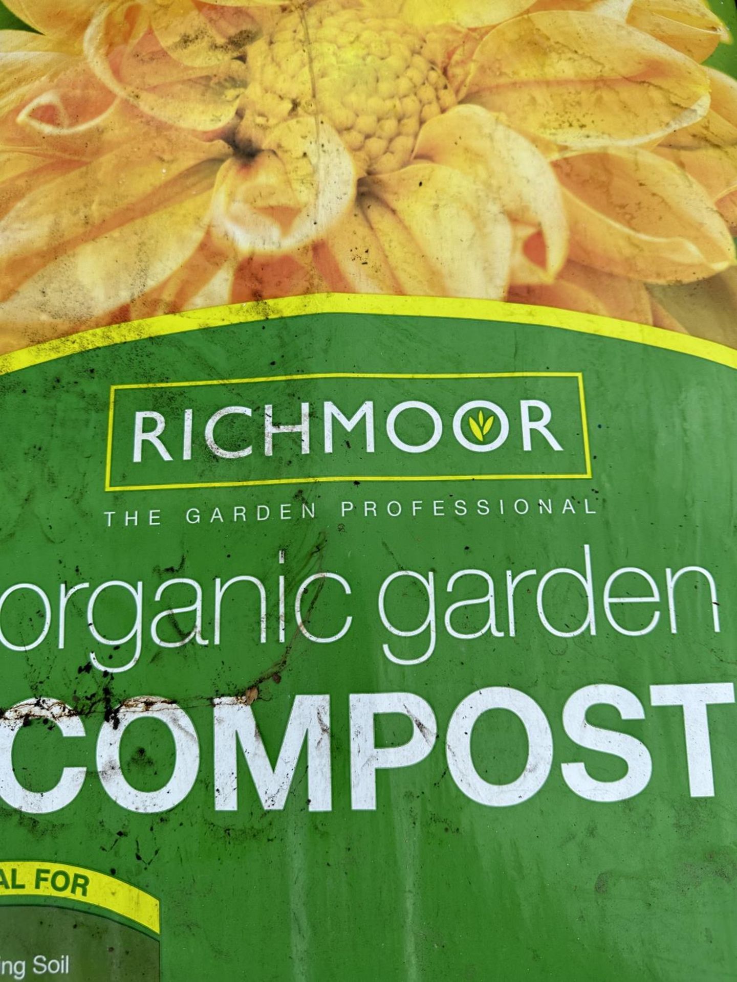 FIVE BAGS OF 40 LITRES RICHMOOR ORGANIC COMPOST NO VAT - Image 2 of 3