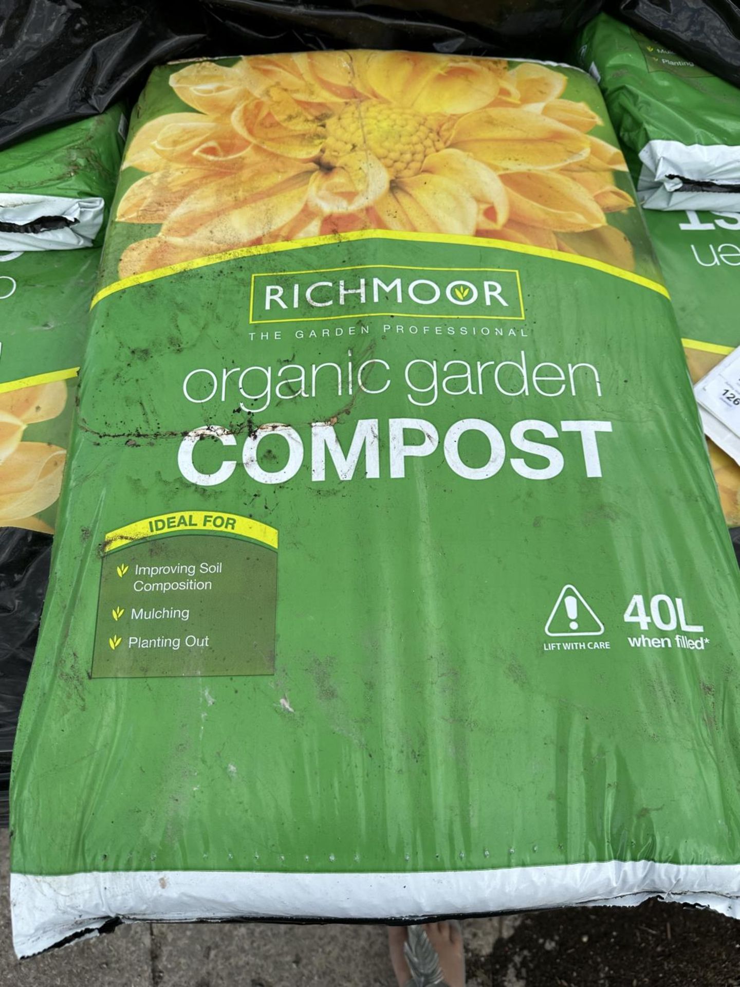 FIVE BAGS OF 40 LITRES RICHMOOR ORGANIC COMPOST NO VAT