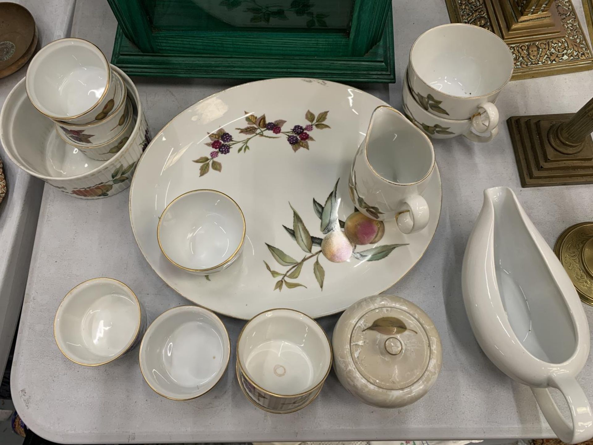 A QUANTITY OF ROYAL WORCESTER 'EVESHAM' TABLE WARE TO INCLUDE A SERVING PLATE, RAMEKINS, CUPS, A