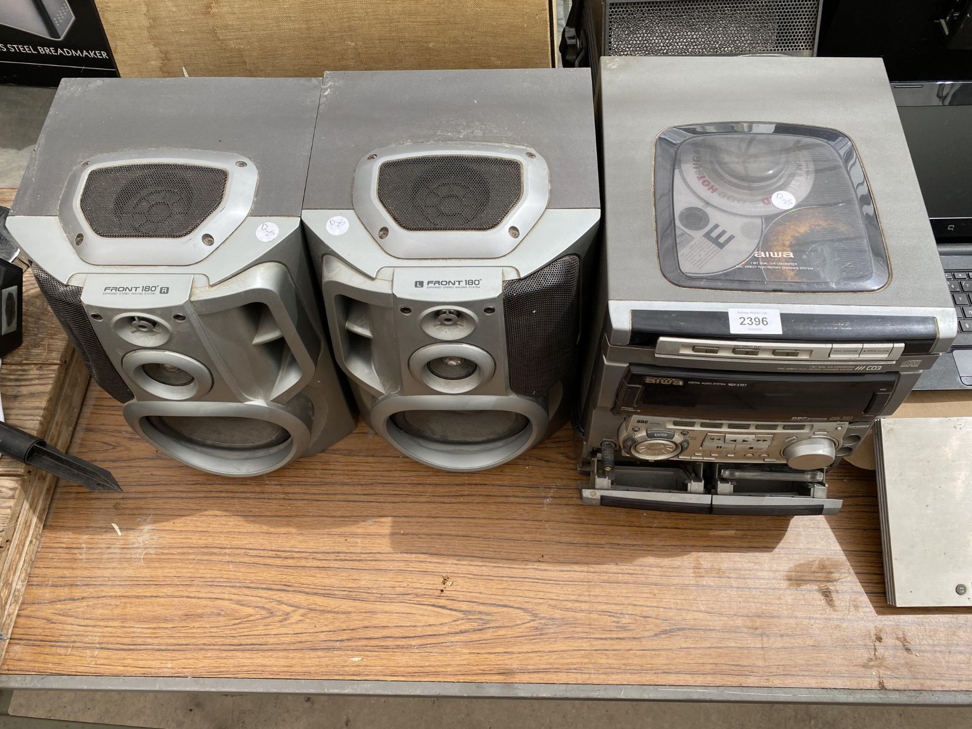 AN AIWA STEREO SYSTEM WITH A PAIR OF SPEAKERS - Bild 2 aus 2