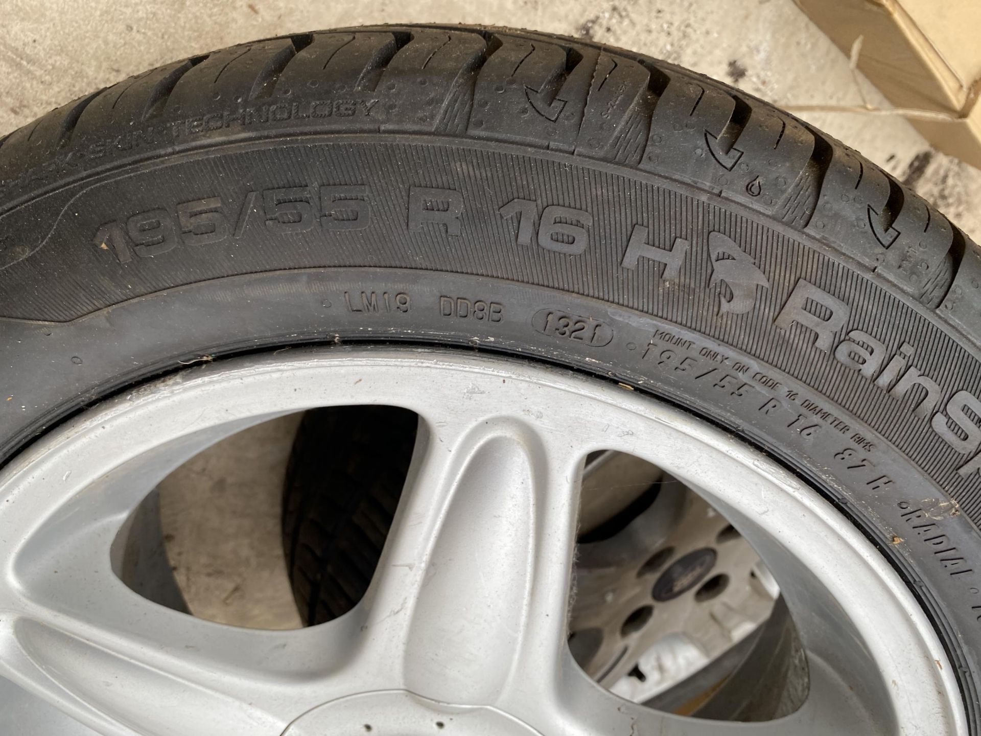 TWO MINI ALLOY WHEELS WITH 195/55 R16 TYRES - Image 3 of 4