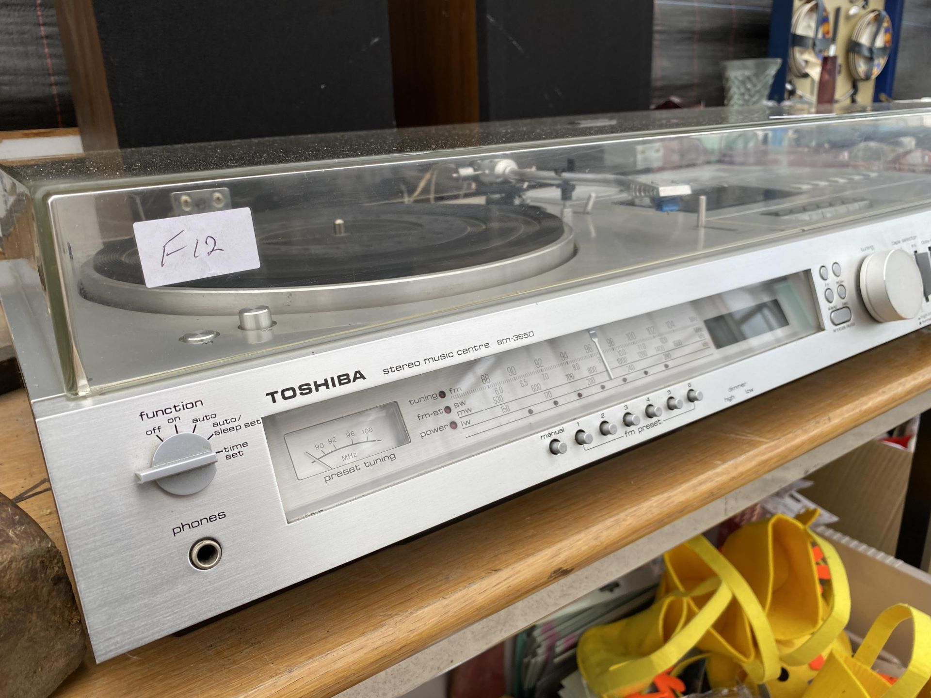 A TOSHIBA SM-3650 STEREO MUSIC CENTRE WITH TWO WOODEN CASED SPEAKERS - Image 2 of 4