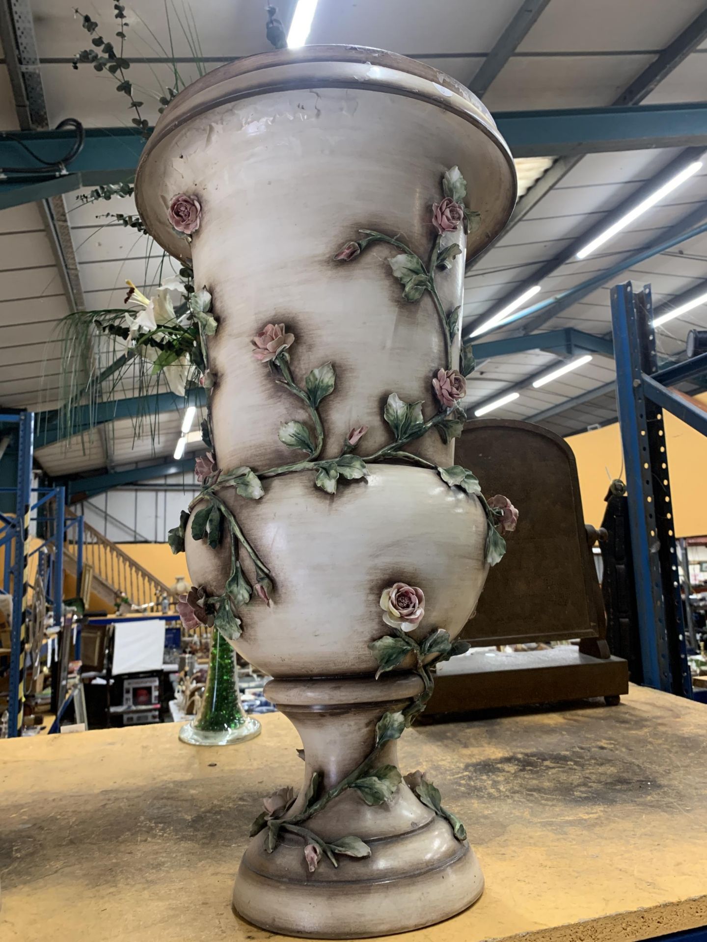 A LARGE CERAMIC URN SHAPED PLANTER WITH CLIMBING ROSE DECORATION HEIGHT 67CM - Image 2 of 3