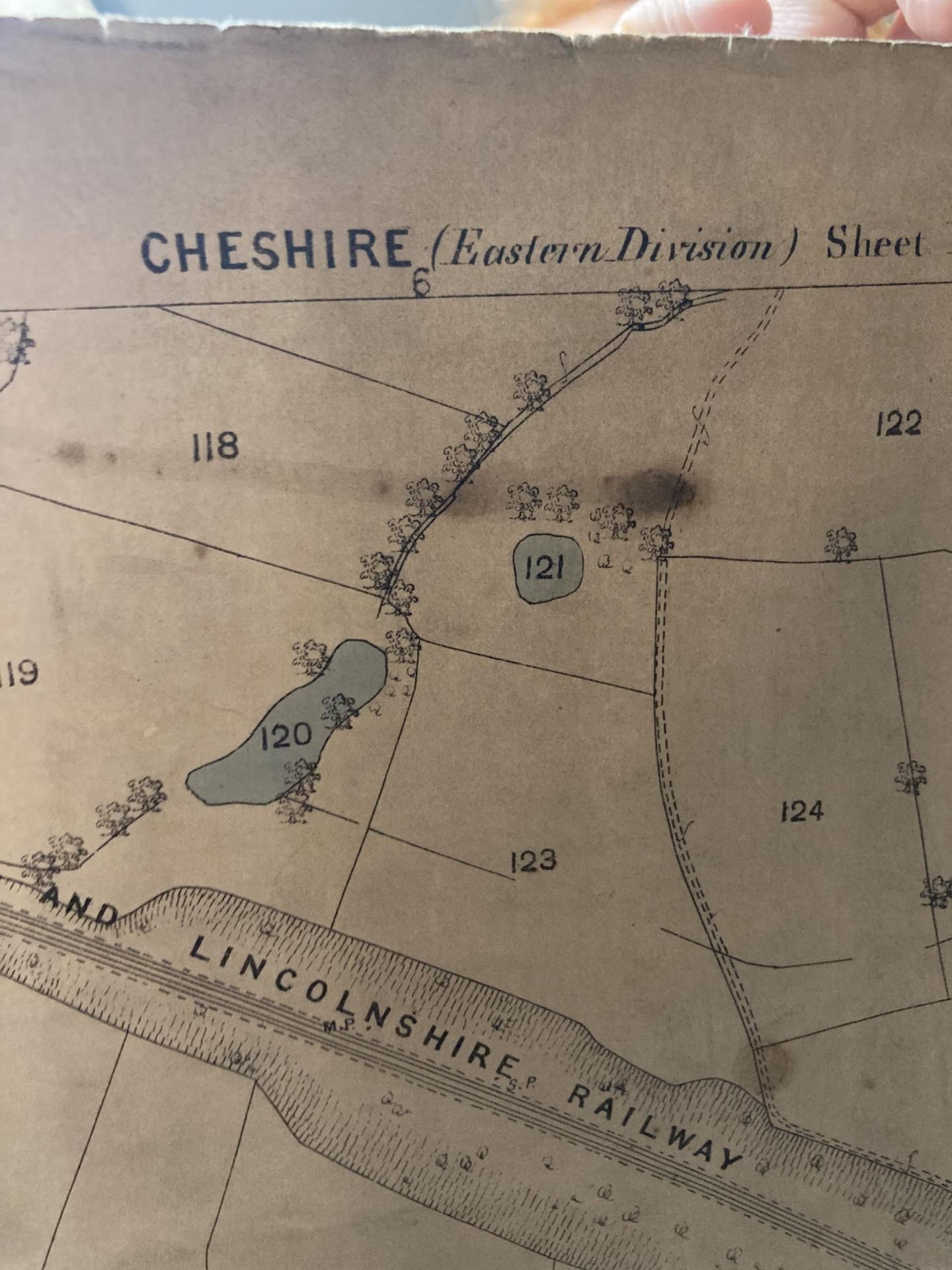 A LARGE OLD MAP OF CHESHIRE EASTERN DIVISION PUBLISHED AT THE ORDNANCE SURVEY OFFICE SOUTHAMPTON - Image 4 of 4