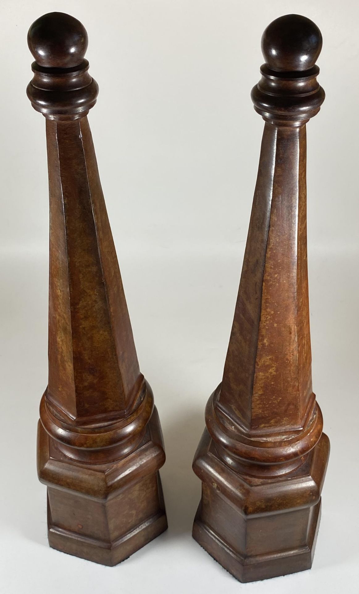 A PAIR OF HEAVY POSSIBLY BRONZE TALL OBELISK COLUMNS, HEIGHT 53CM