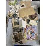 A QUANTITY OF VINTAGE POSTCARDS, BLACK AND WHITE PHOTOS, ETC