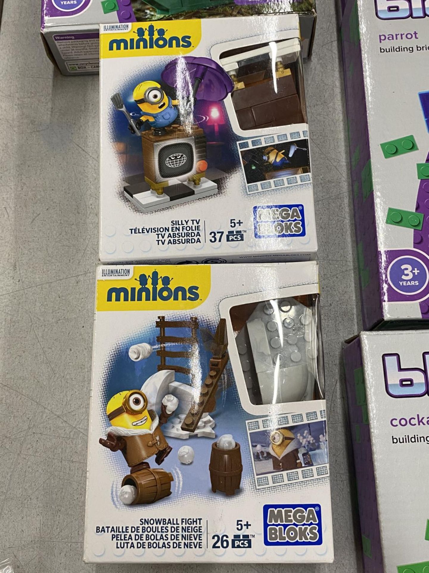 A QUANTITY OF INDIVIDUALLY BOXED 'BLOX' LEGO STYLE BRICKS PLUS TWO MEGA BLOKS MINIONS - Image 2 of 3