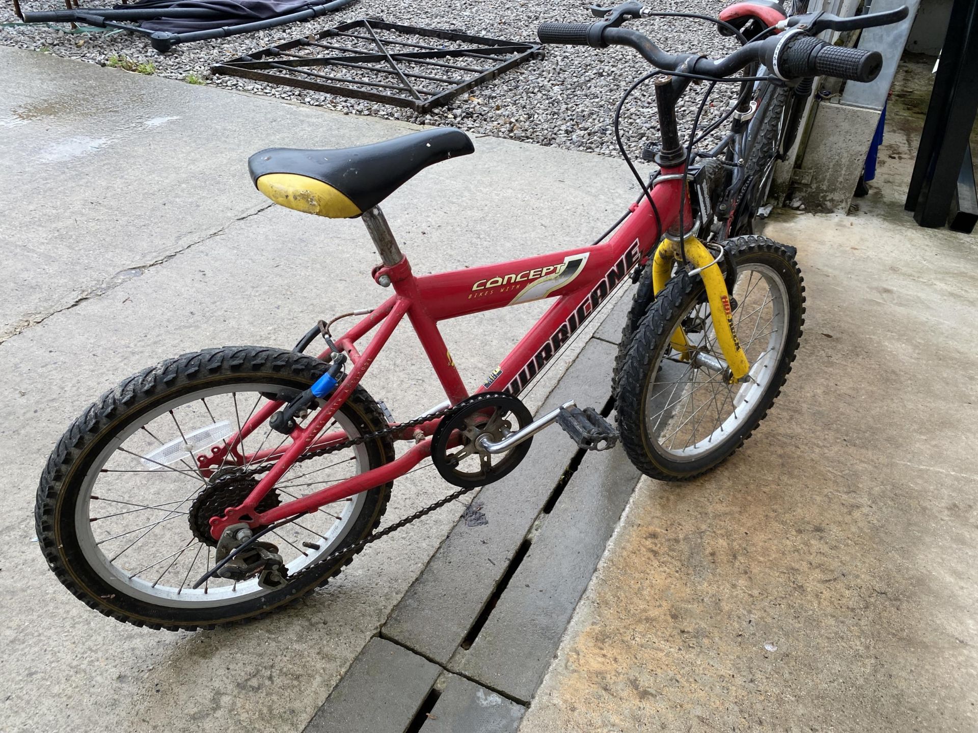 THREE VARIOUS CHILDRENS BIKES - Image 5 of 7