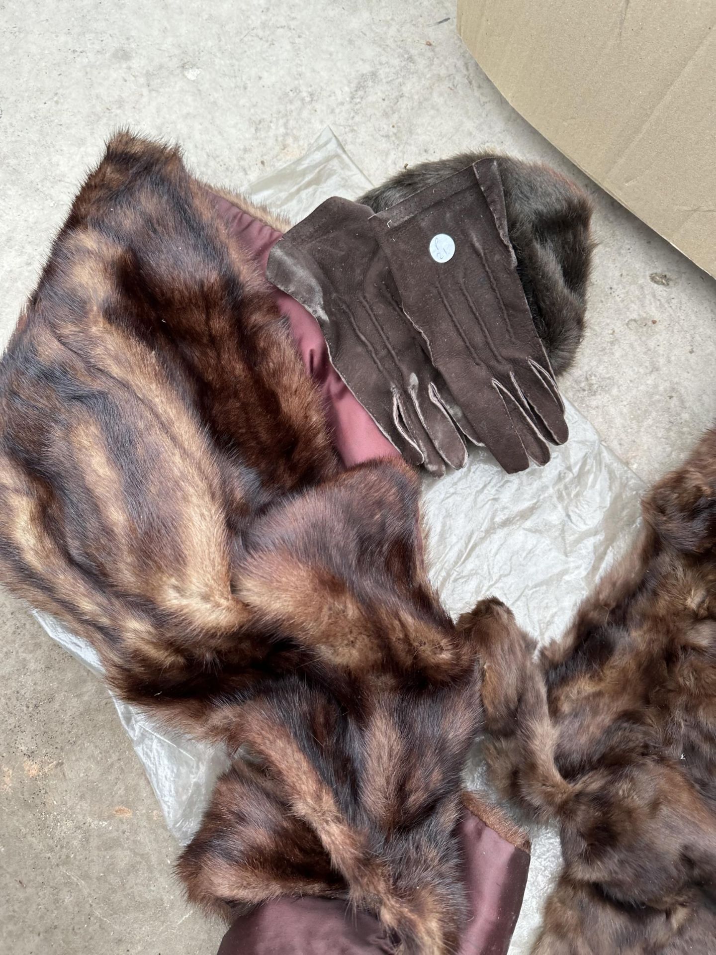 AN ASSORTMENT OF FUR STOLES - Image 2 of 2