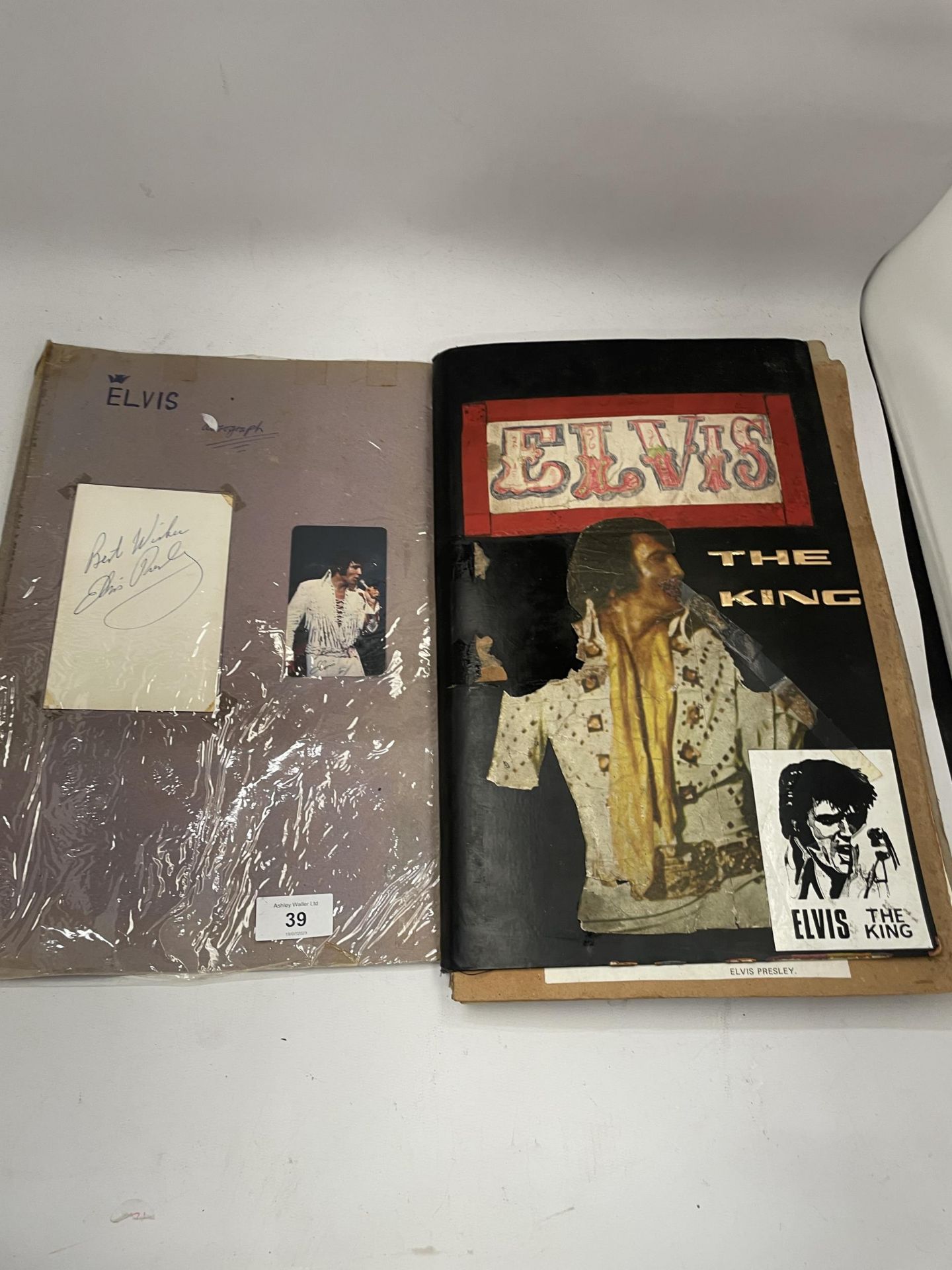 A 1970'S ELVIS PRESLEY AUTOGRAPH FROM AN ELVIS PRESLEY SCRAP BOOK - BELIEVED AUTHENTIC BUT NO