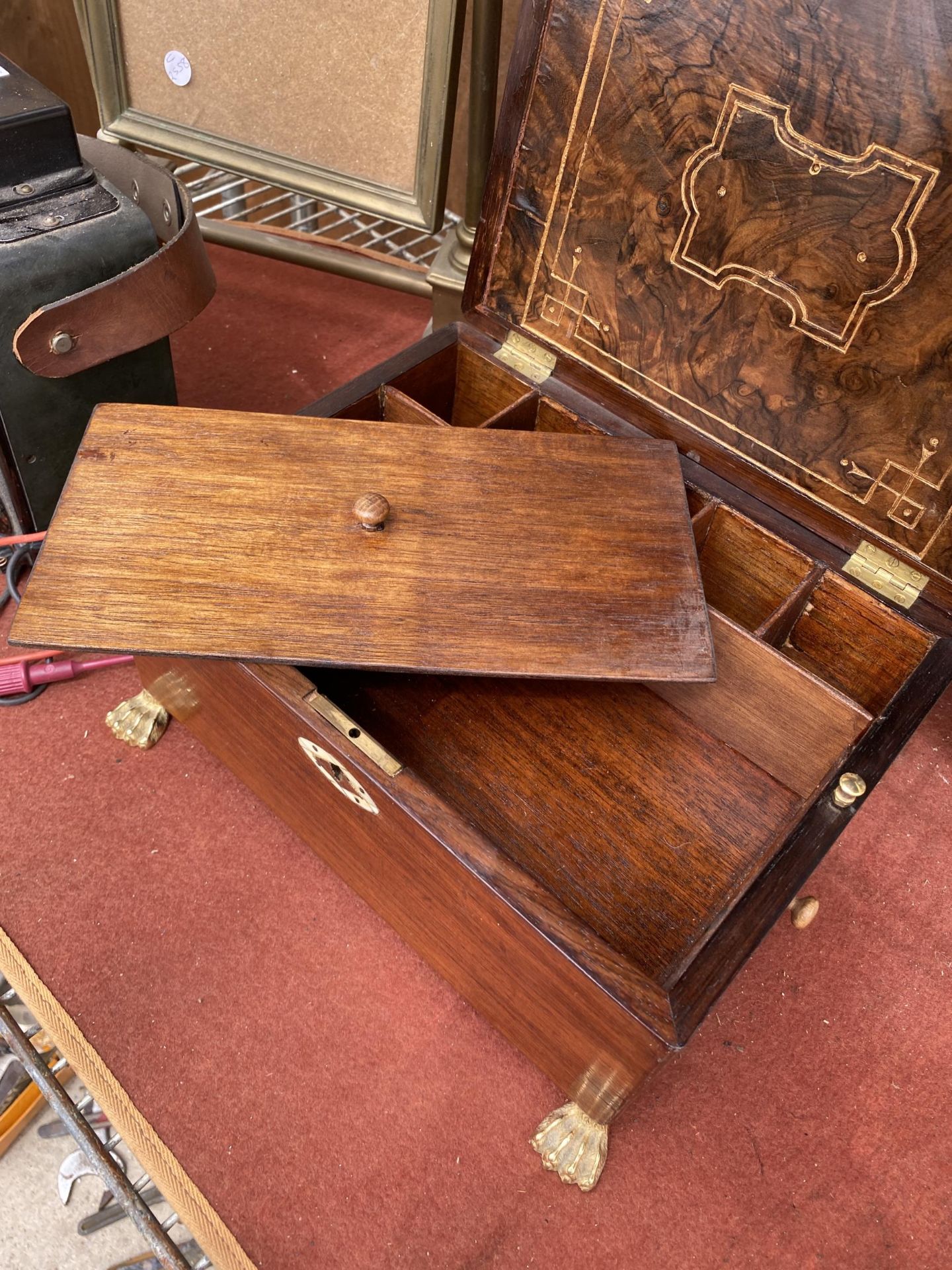 A VINTAGE OAK WRITING BOX COMPLETE WITH SECRET LOCKING DRAWER - Image 5 of 5