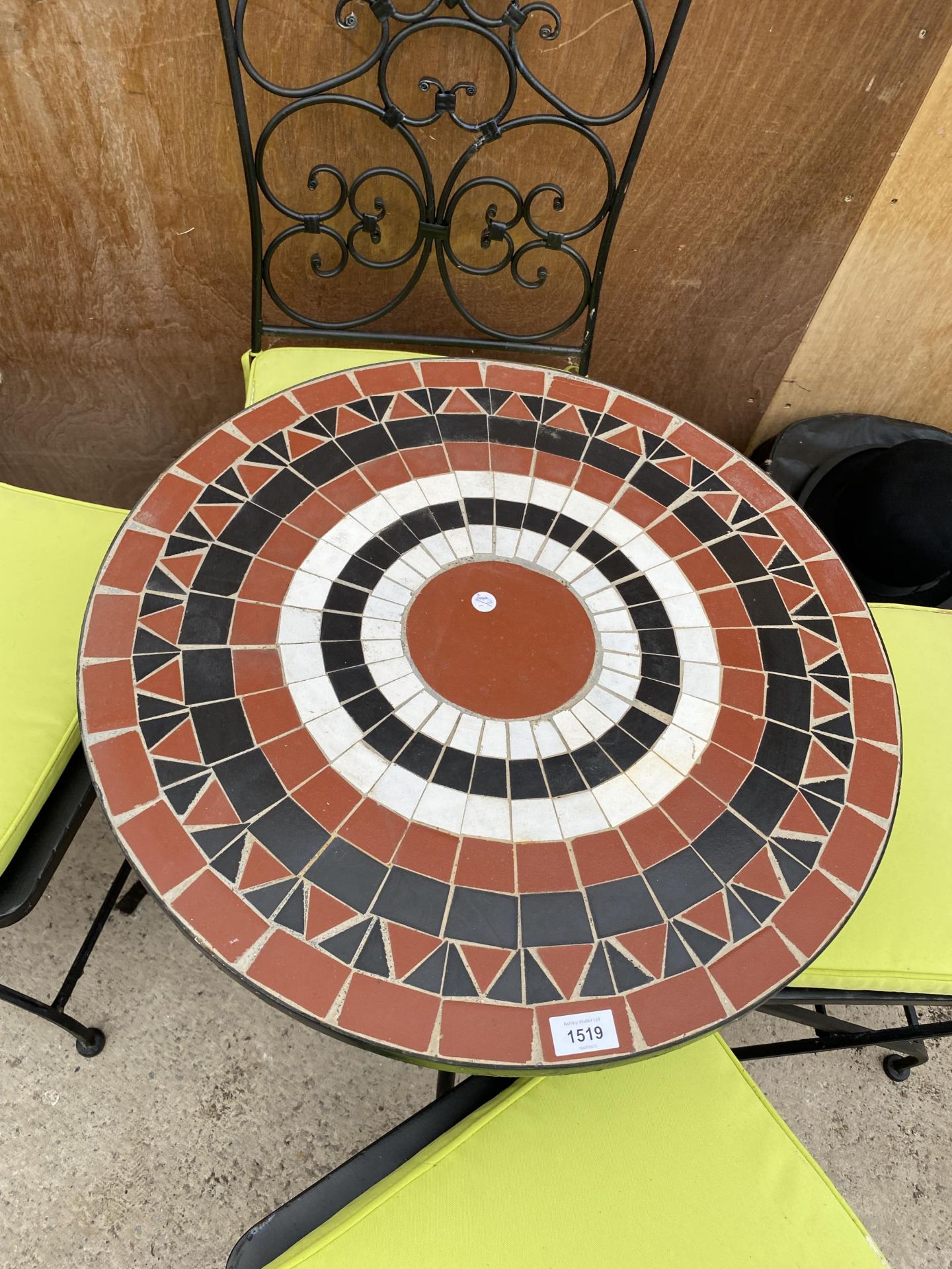 A TILE TOPPED GARDEN BISTRO TABLE AND FOUR METAL CHAIRS - Image 5 of 5
