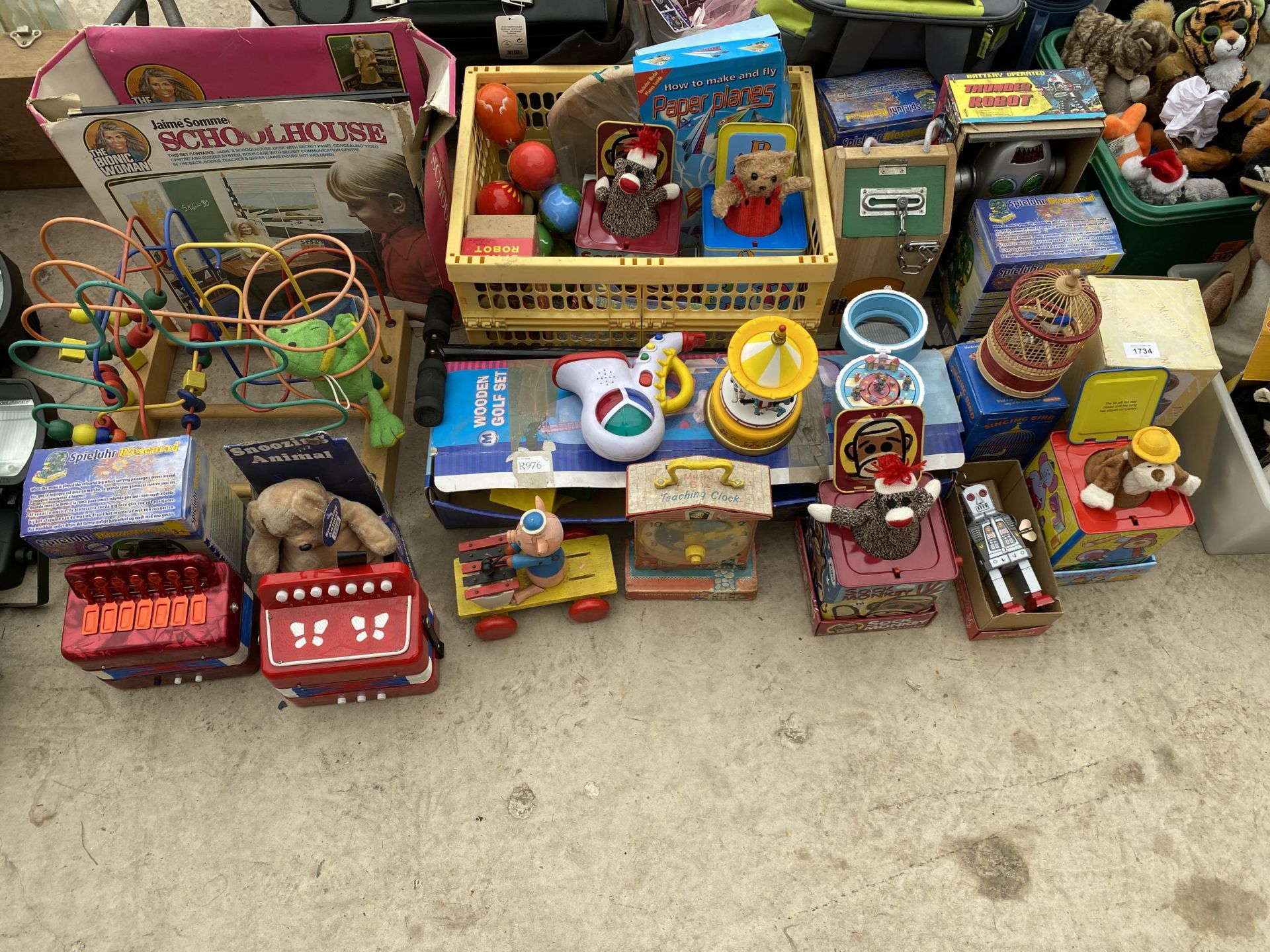 A LARGE ASSORTMENT OF CHILDRENS TOYS