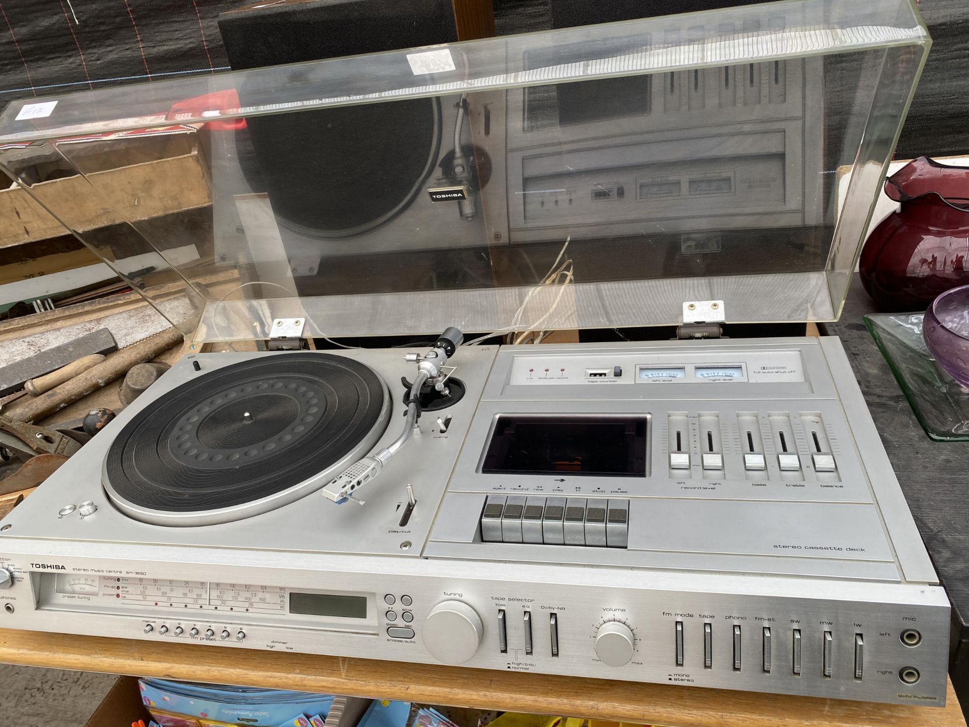 A TOSHIBA SM-3650 STEREO MUSIC CENTRE WITH TWO WOODEN CASED SPEAKERS - Image 3 of 4
