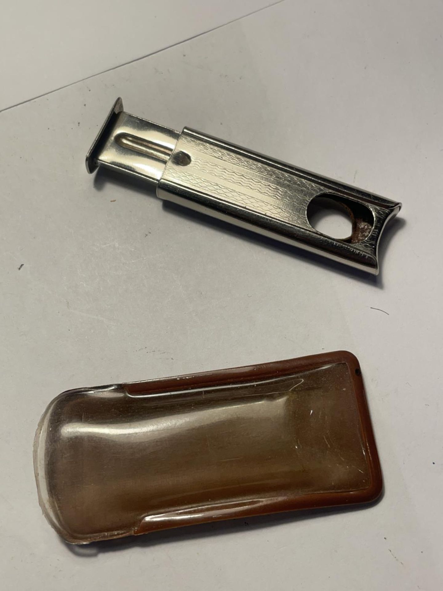 A VINTAGE CIGAR CUTTER WITH CASE - Image 2 of 3