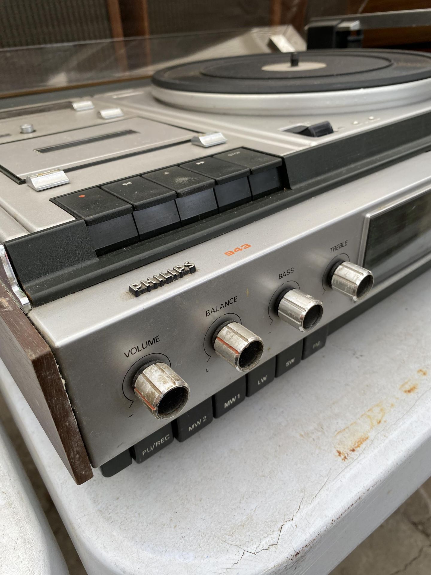 A RETRO PHILIPS RECORD PLAYER AND A PAIR OF WOODEN CASED SPEAKERS - Image 4 of 7