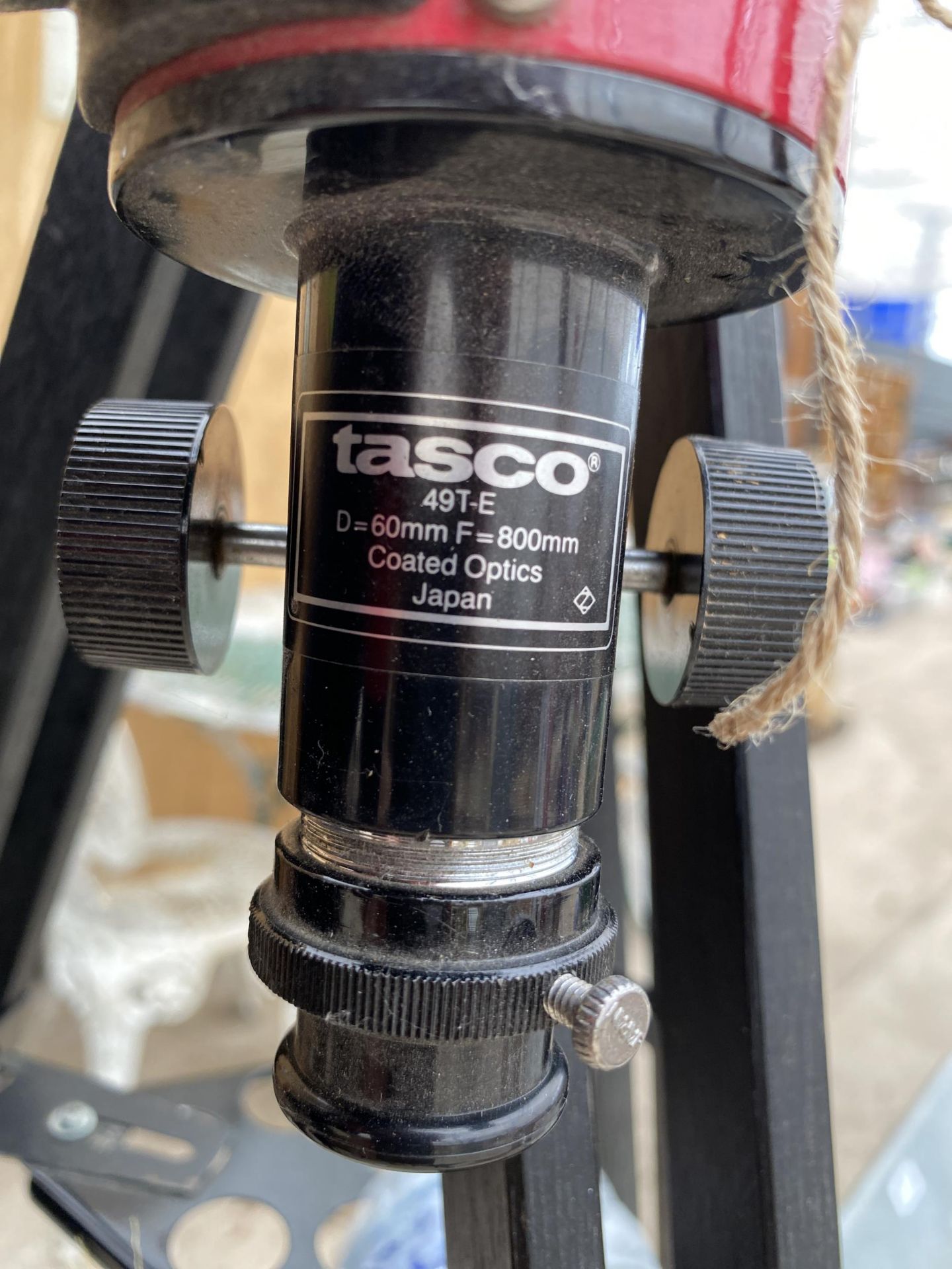 A TASCO TELESCOPE WITH TRIPOD BASE - Image 3 of 3