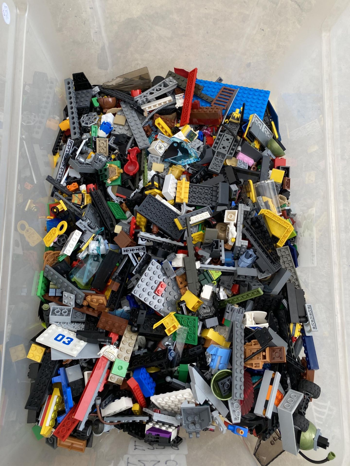 A LARGE ASSORTMENT OF LEGO - Image 2 of 2