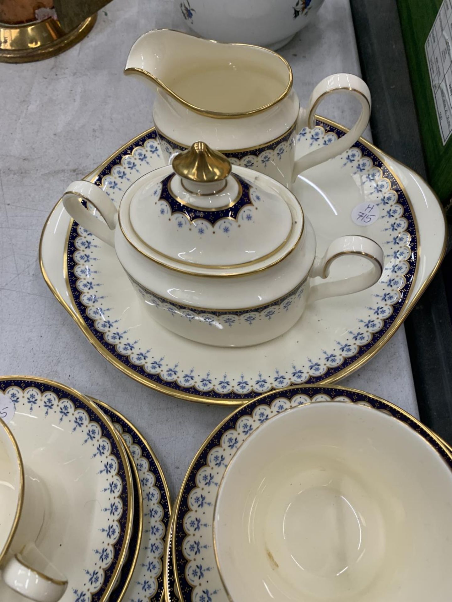 A QUANTITY OF VINTAGE CHINA CUPS, SAUCERS, SIDE PLATES, ETC TO INCLUDE MINTON 'CONSORT' - Image 3 of 5