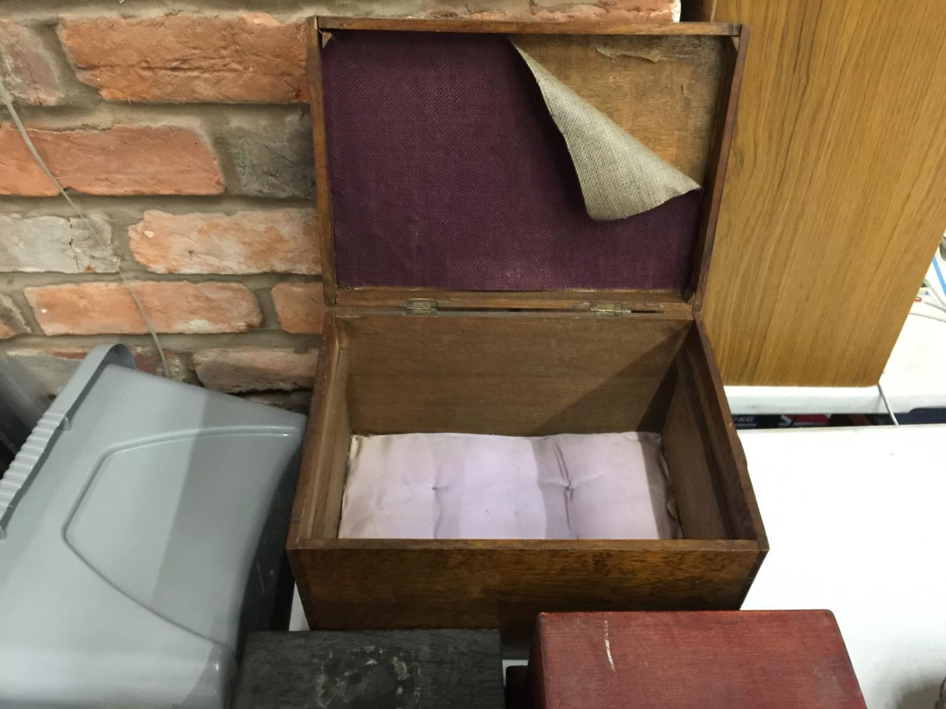 FOUR VINTAGE WOODEN BOXES TO INCLUDE A TILL, FILE BOX, ETC - Image 4 of 4