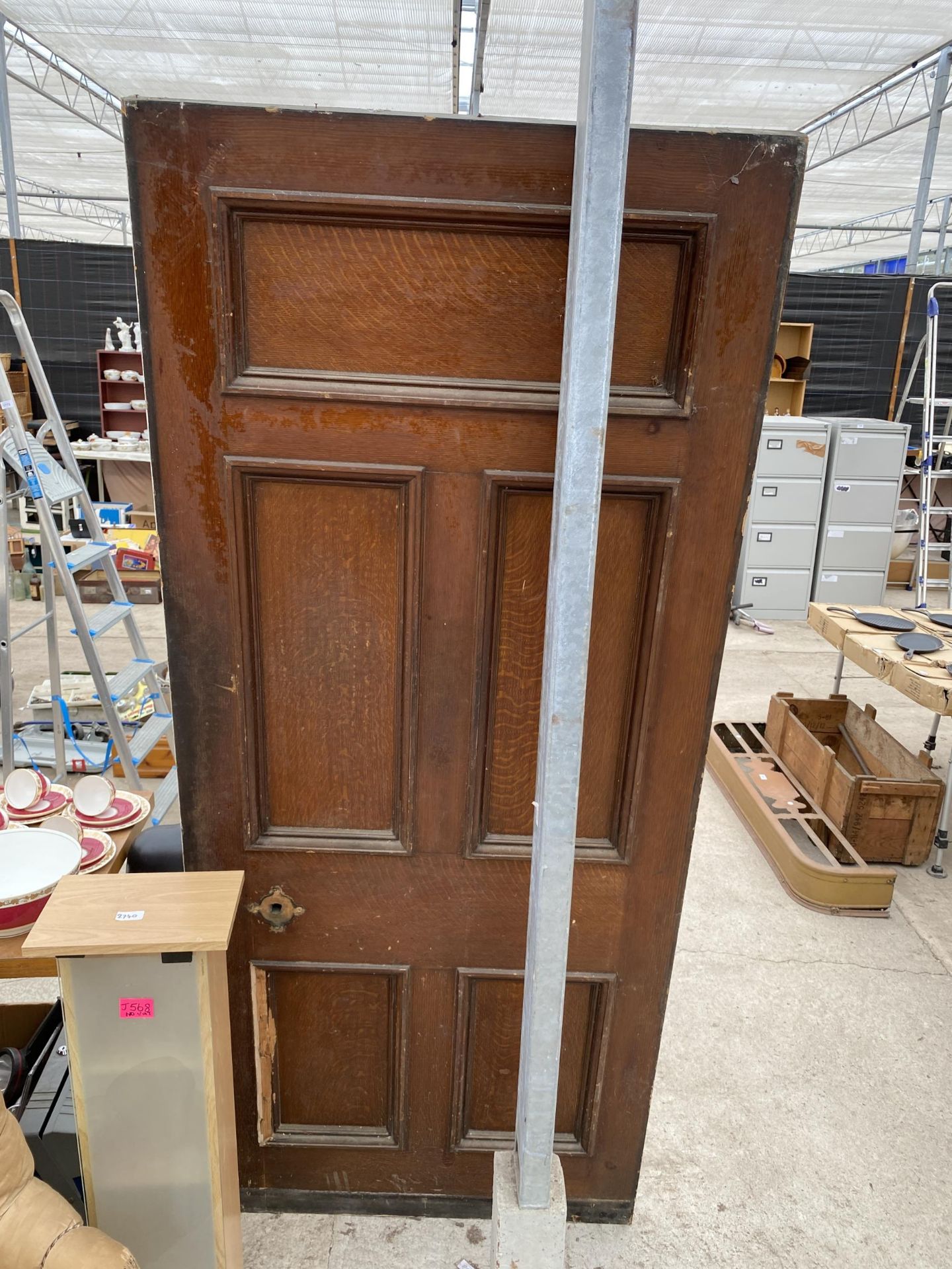 A VINTAGE SCRUMBLE PINE EXTERNAL DOOR WITH DECORATIVE PANELS - Image 4 of 4