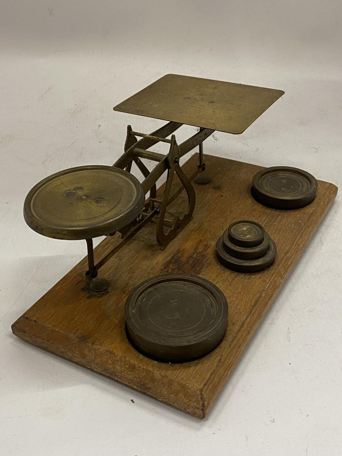 A SET OF WOOD AND BRASS LETTER SCALES WITH WEIGHTS - Image 4 of 4