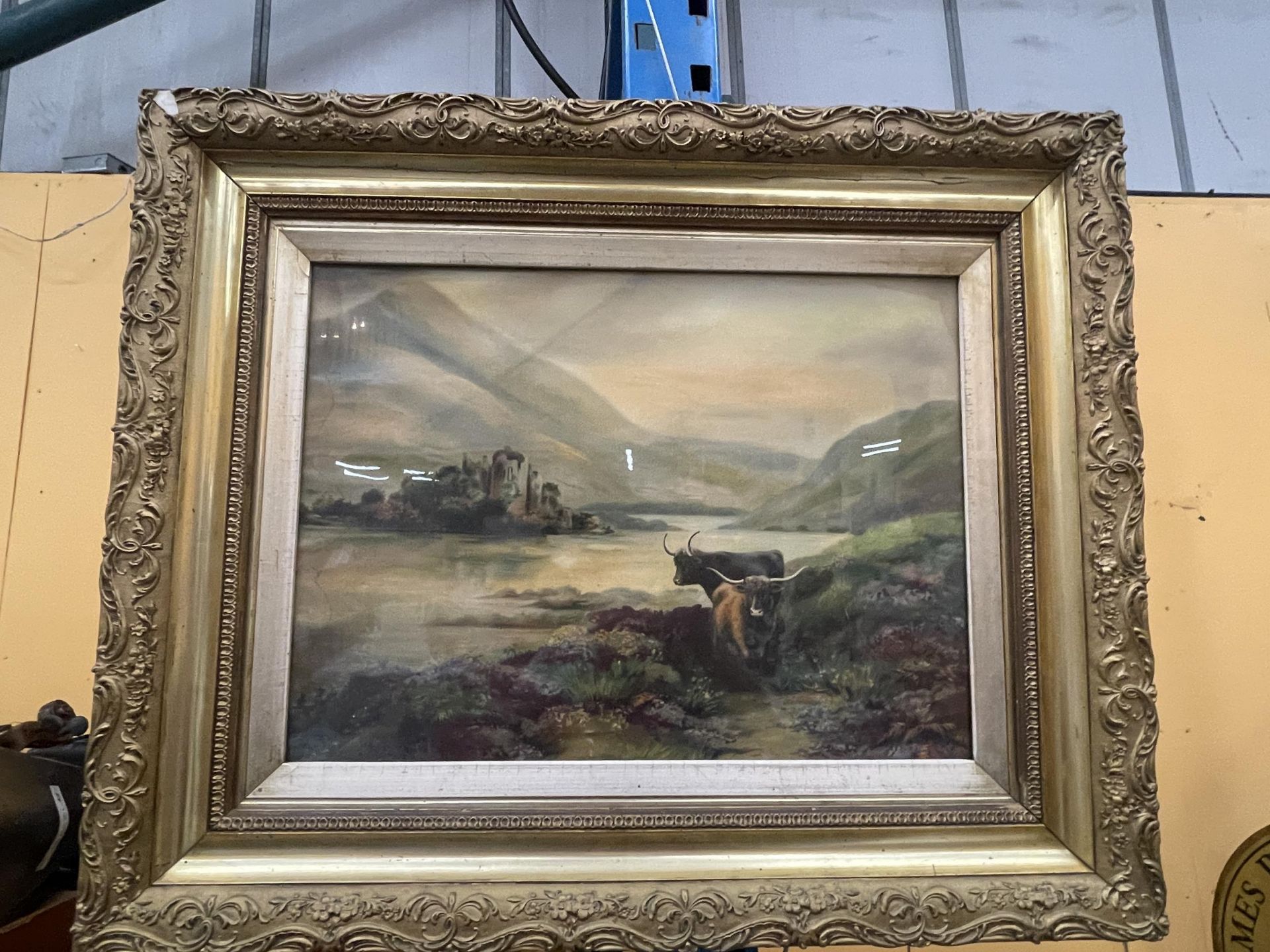 A PAIR OF 19TH CENTURY GILT FRAMED HIGHLAND CATTLE WATERCOLOURS - Bild 2 aus 4