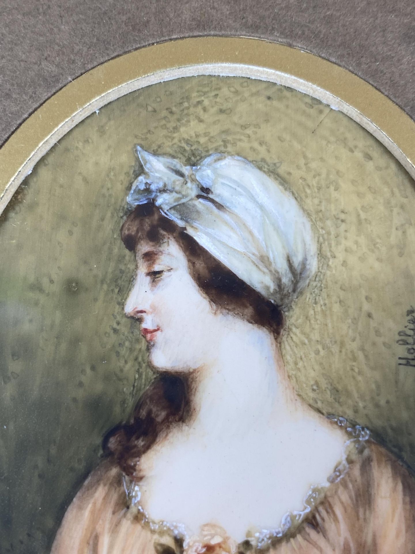 A HAND HIGHLIGHTED PORTRAIT OF A LADY, SIGNED, IN LATER GILT FRAME, 19 X 17CM - Image 3 of 8