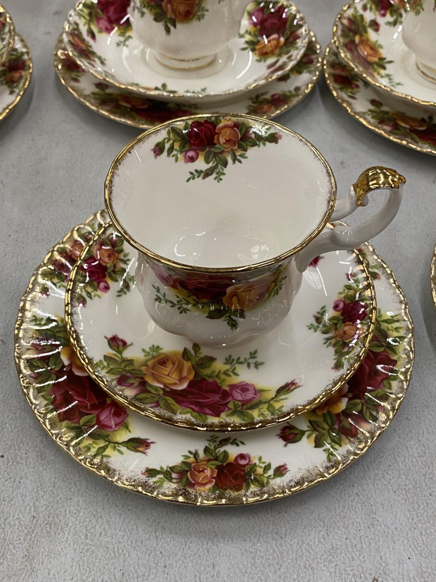 A ROYAL ALBERT COFFEE SET TO INCLUDE A COFFEE POT, SUGAR BOWL, CREAM JUG, CUPS, SAUCERS AND SIDE - Image 2 of 4