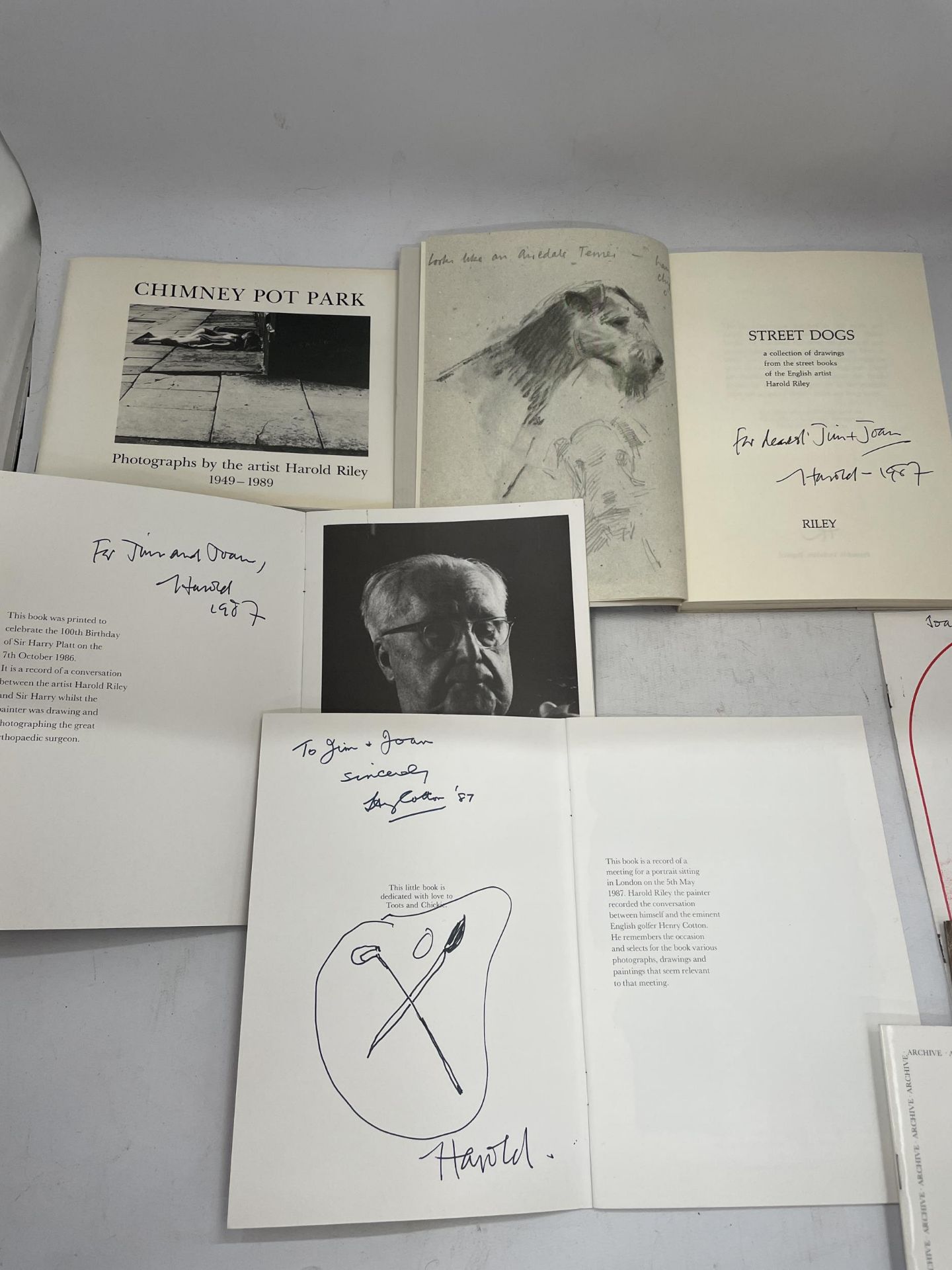 A COLLECTION OF SIGNED ARTISTS EPHEMERA AND BOOKLETS, HAROLD RILEY, L.S LOWRY BOOK, STREET DOGS BOOK - Image 3 of 4