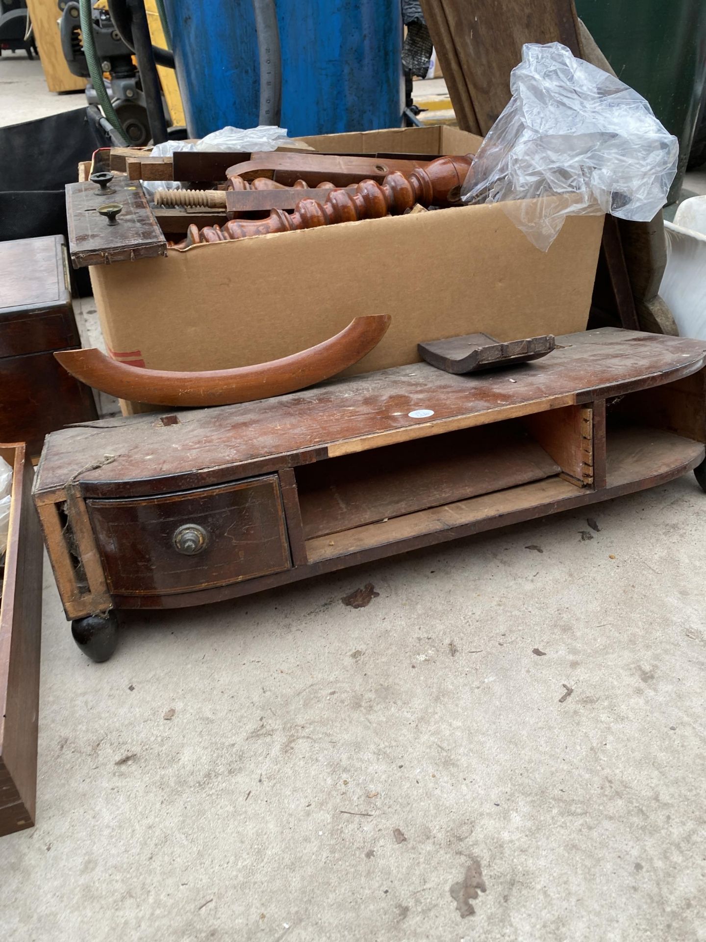 A LARGE ASSORTMENT OF VINTAGE REPAIR WOOD, A WRITING SLOPE AND VARIOUS VINTAGE DRAWER KNOBS ETC - Image 6 of 6