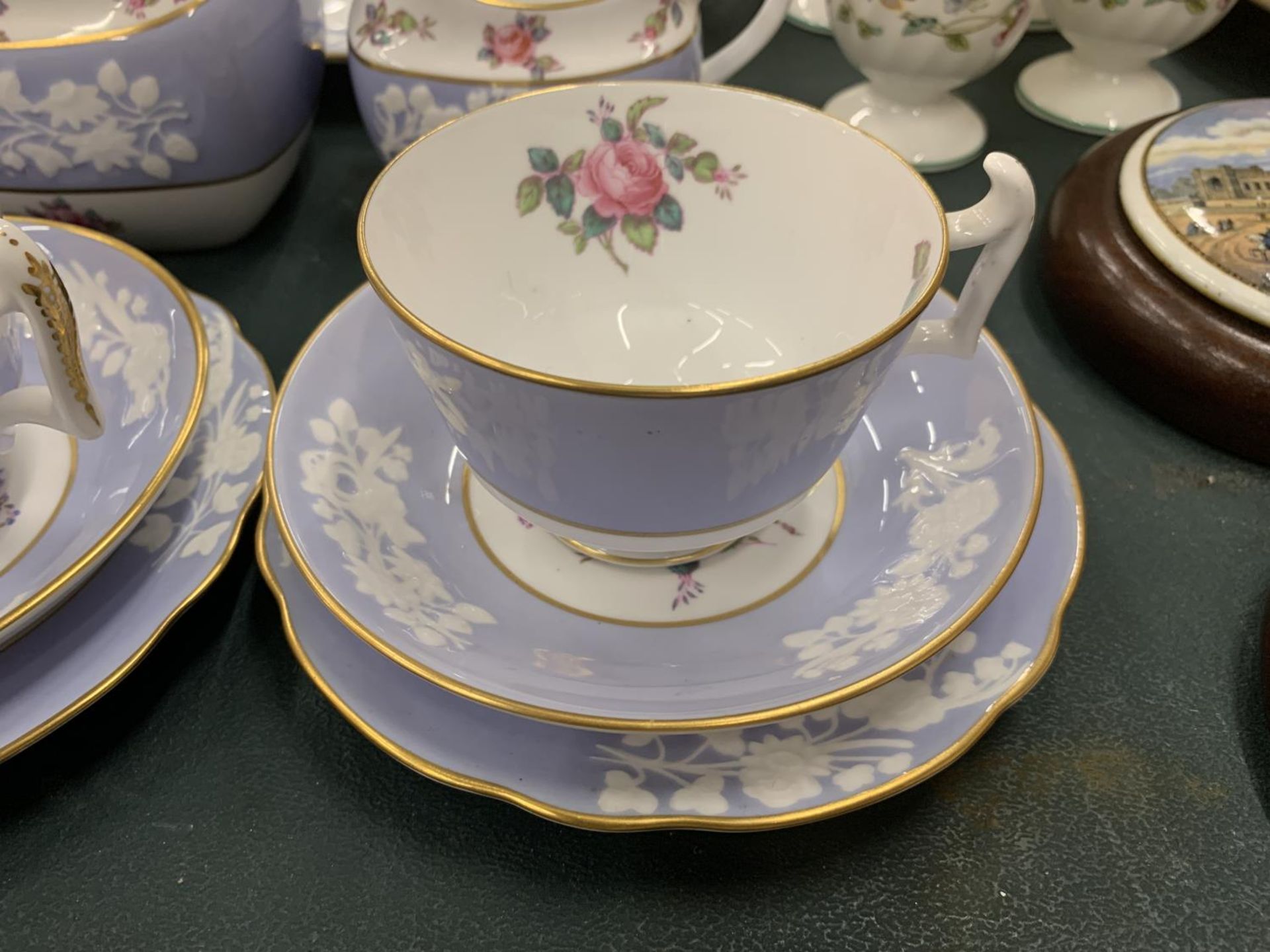 A COPELAND SPODE ,MARITIME ROSE' TEASET TO INCLUDE A CAKE PLATE, SUGAR BOWL, CREAM JUG, CUPS, - Image 7 of 7