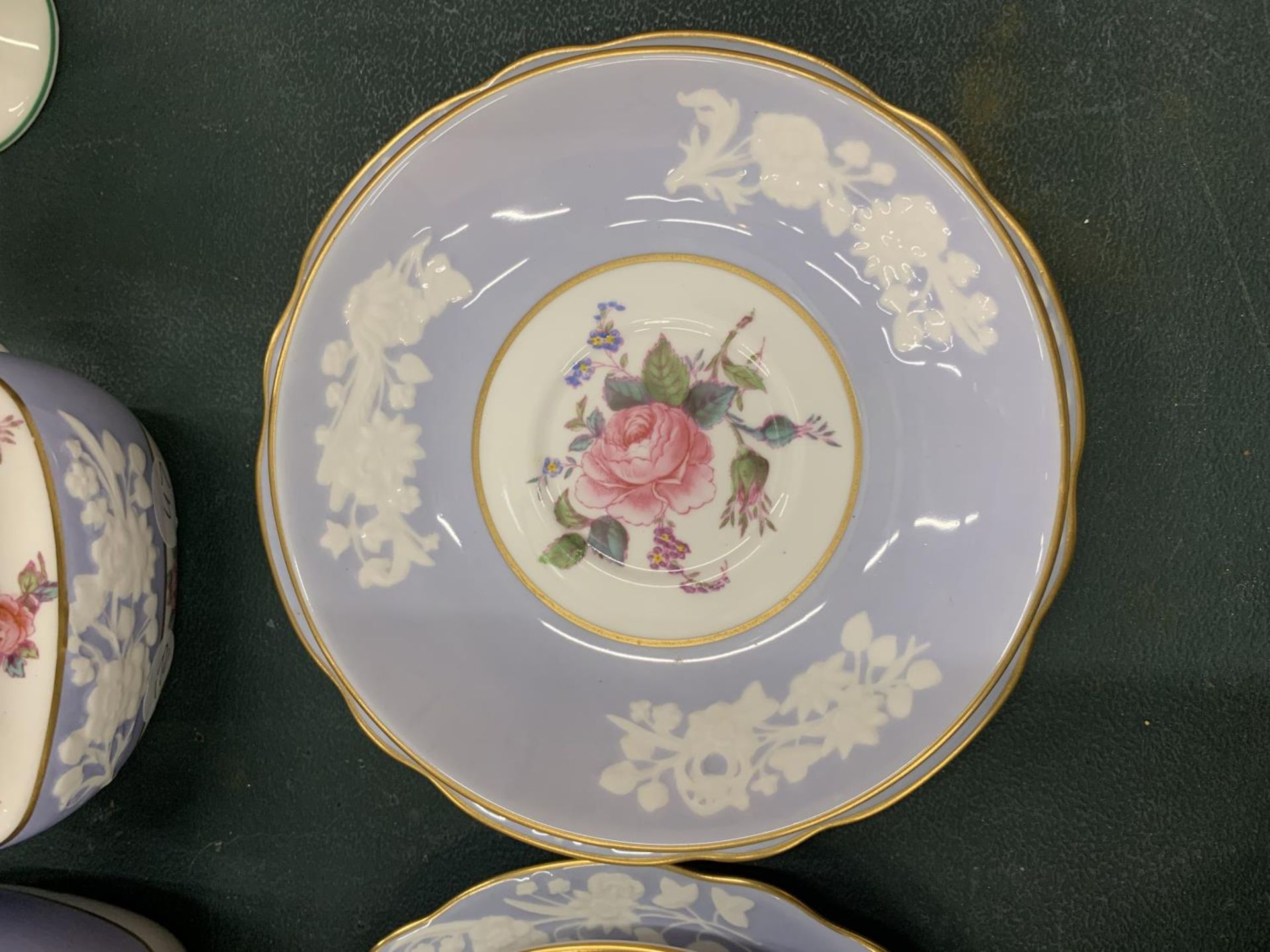 A COPELAND SPODE ,MARITIME ROSE' TEASET TO INCLUDE A CAKE PLATE, SUGAR BOWL, CREAM JUG, CUPS, - Image 2 of 7