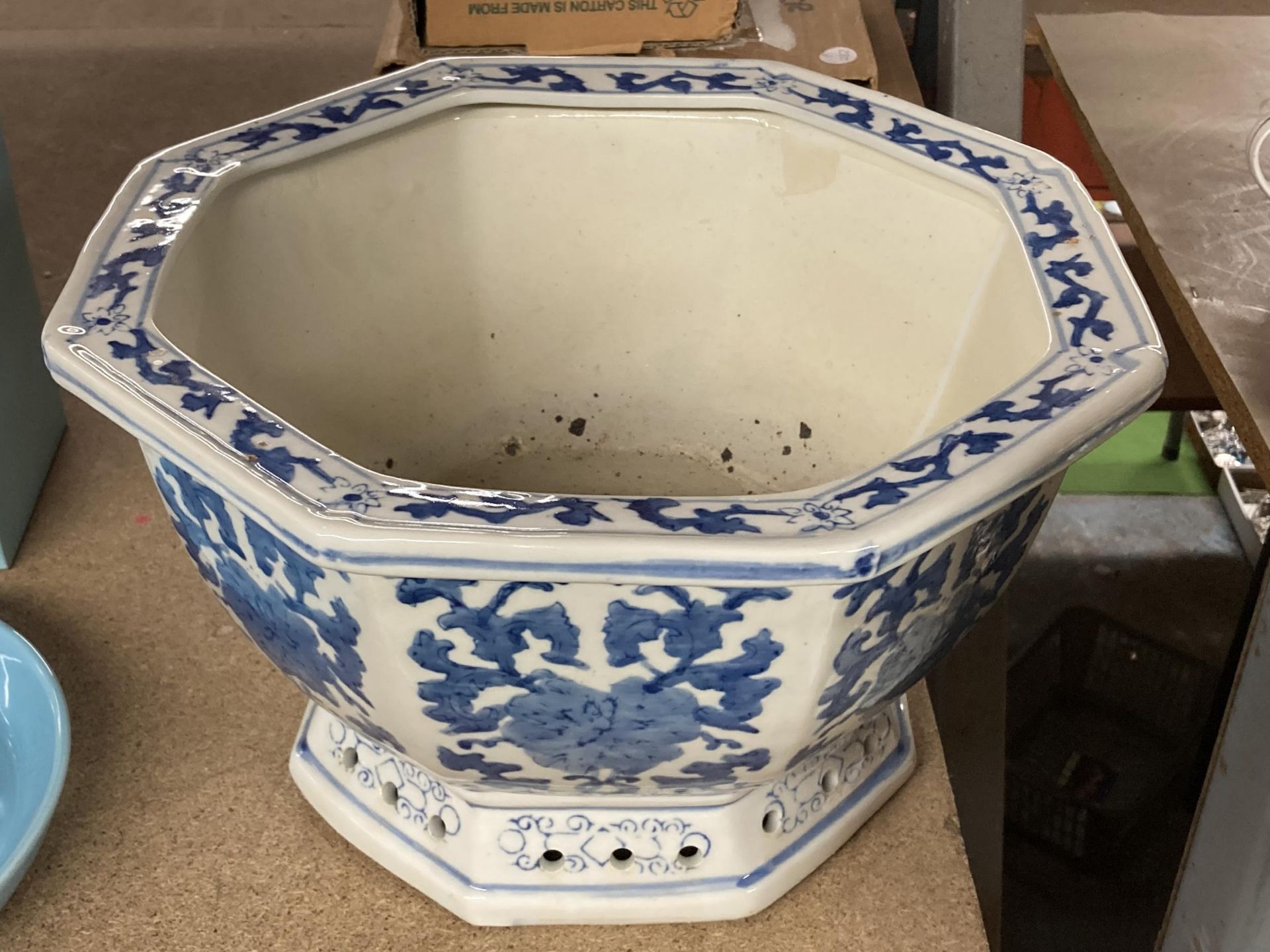 A MODERN CHINESE BLUE AND WHITE PLANTER JARDINIERE - Image 2 of 2