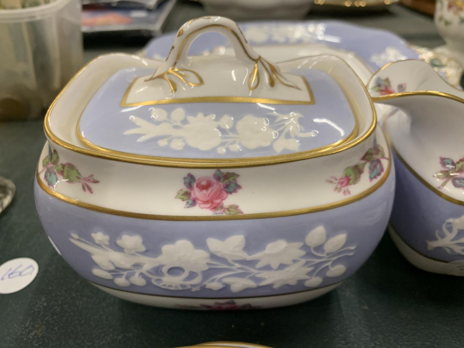 A COPELAND SPODE ,MARITIME ROSE' TEASET TO INCLUDE A CAKE PLATE, SUGAR BOWL, CREAM JUG, CUPS, - Image 4 of 7