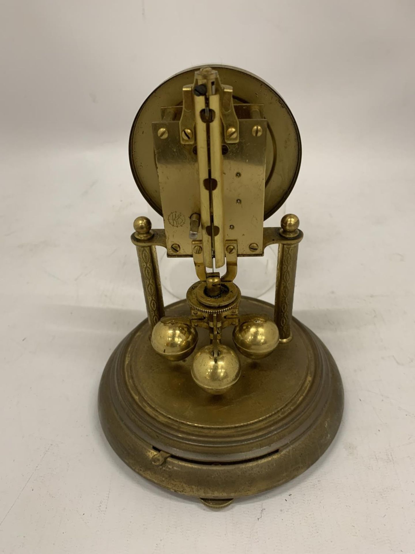 A BRASS ANNIVERSARY CLOCK WITH A DOME - Image 3 of 4