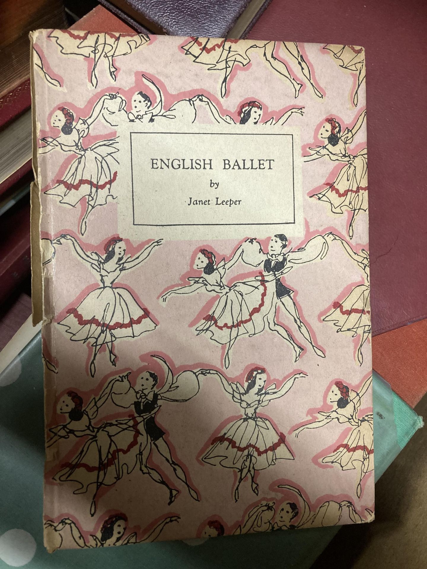A QUANTITY OF VINTAGE BOOKS OF MIXED GENRES TO INCLUDE THE HOME INSTITUTE COOK BOOK, ENGLISH BALLET, - Image 2 of 3