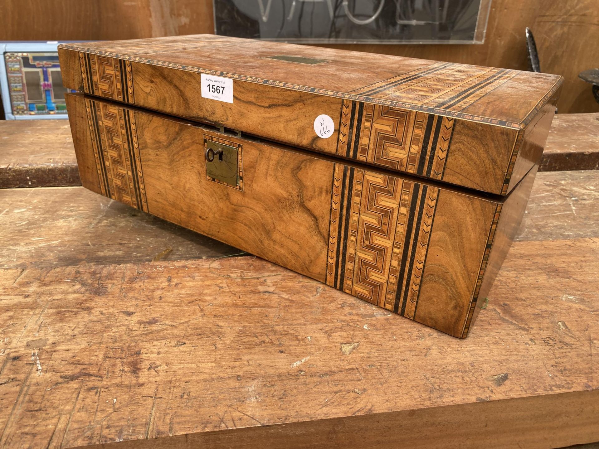 AN INLAID WALNUT WRITING SLOPE WITH RED BLAZE INTERIOR AND SECRET DRAWERS - Image 10 of 11