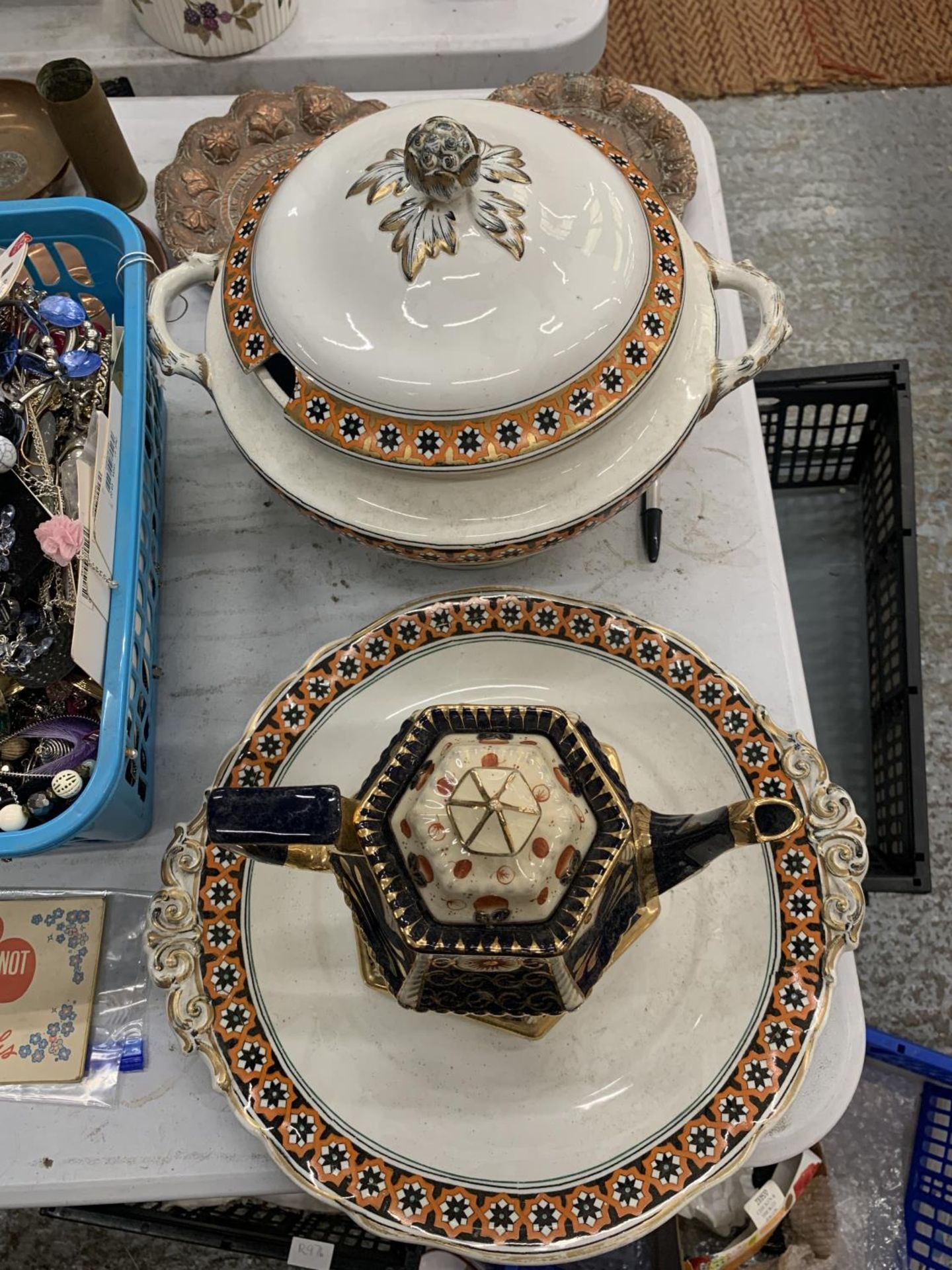 A MID 19TH CENTURY SOUP TUREEN AND PLATTER PLUS A VICTORIAN TEAPOT AND STAND - Image 2 of 4