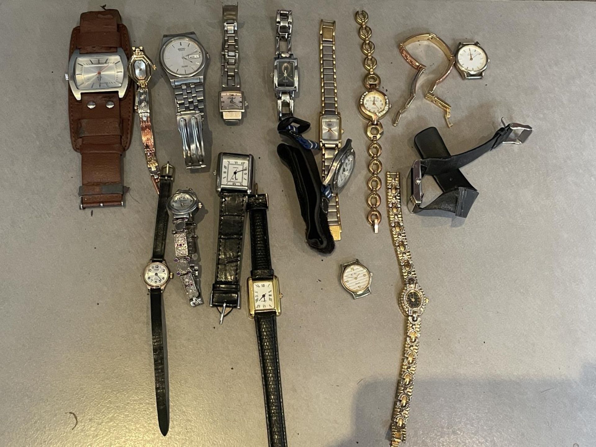 SIXTEEN VARIOUS WRIST WATCHES TO INCLUDE LIMIT, NEXT, SEIKO, PTA ETC