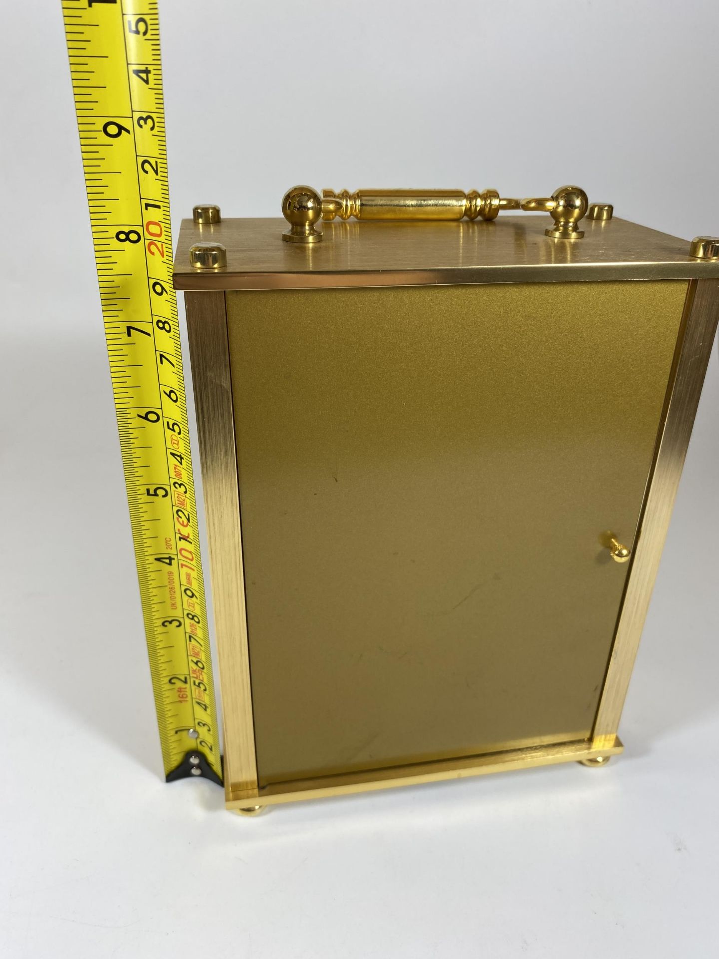 A VINTAGE SEIKO WESTMINSTER WHITTINGTON QUARTZ BRASS ALARM MANTLE CLOCK, HEIGHT 21CM - Image 5 of 5