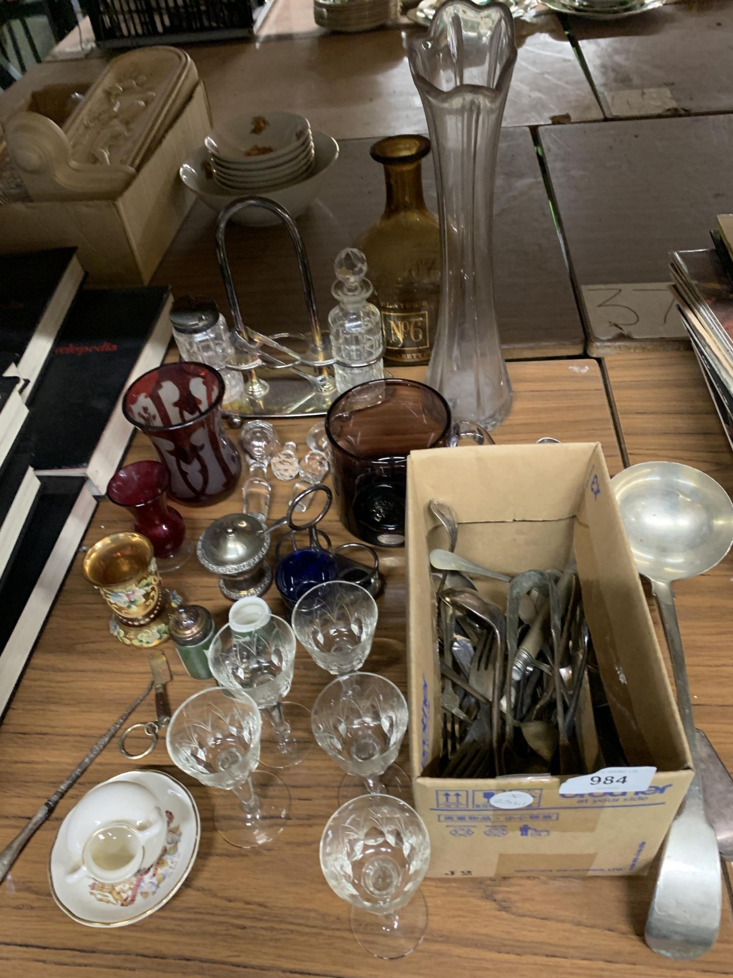 A MIXED LOT TO INCLUDE GLASSWARE, FLATWARE, VASE, CONDIMENT SETS, ETC.,