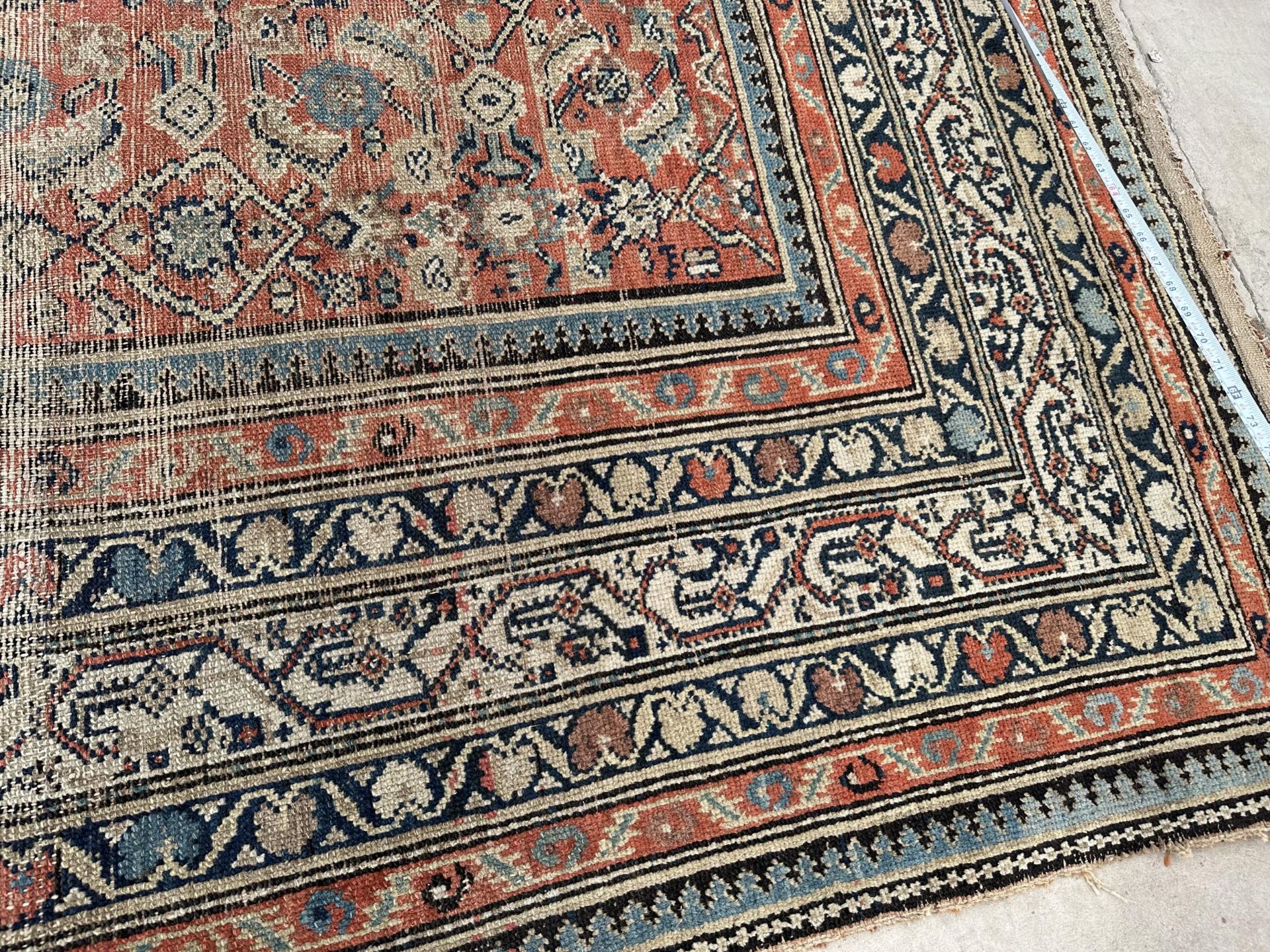 AN ANTIQUE, BELIEVED PERSIAN RUG 211 CM X 189 CM - Image 5 of 11