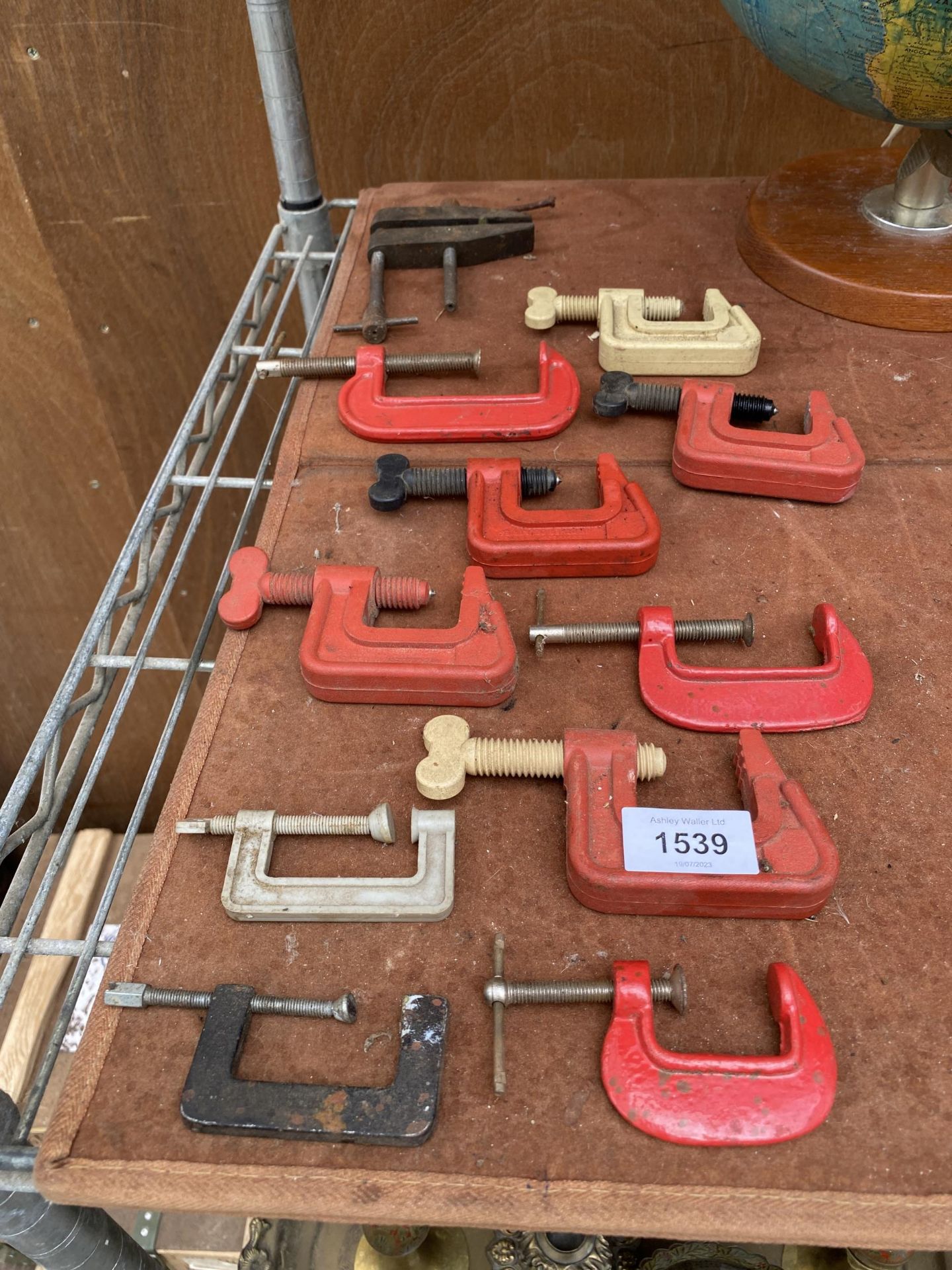 A LARGE ASSORTMENT OF VINTAGE MINIATURE G CLAMPS
