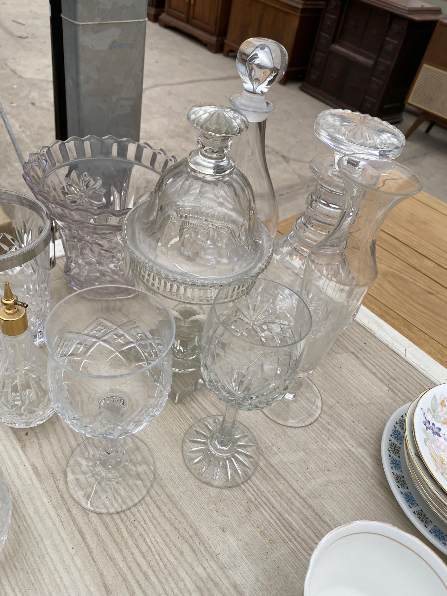 AN ASSORTMENT OF GLASS WARE TO INCLUDE DECANTORS, VASES AND A SCENT BOTTLE ETC - Image 2 of 2