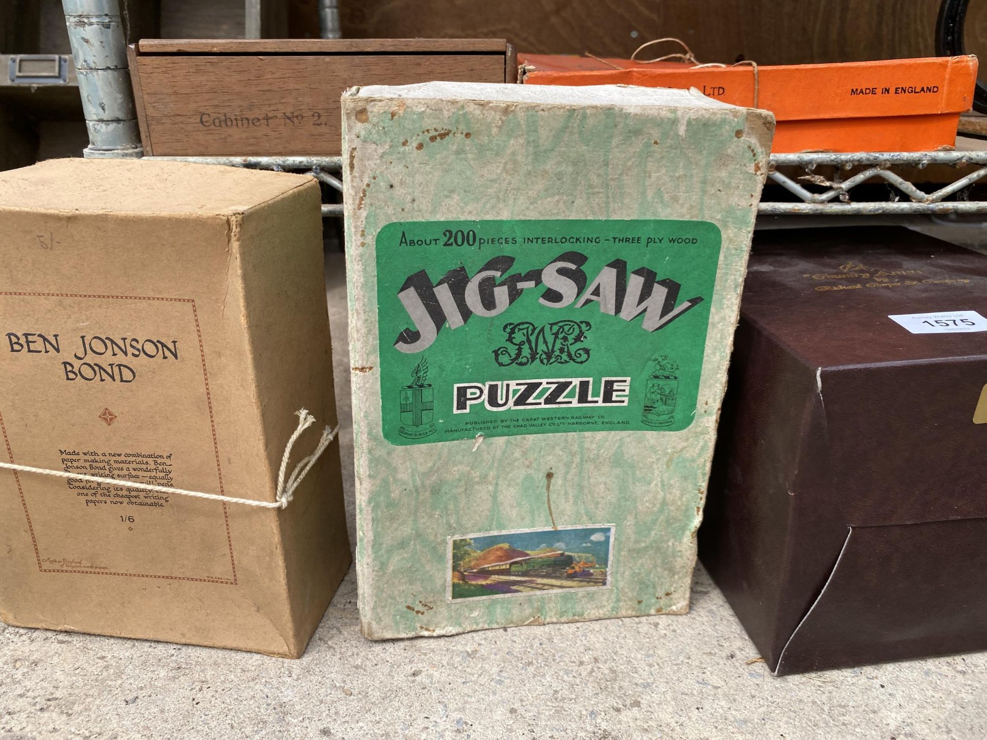 AN ASSORTMENT OF VINTAGE WOODEN JIGSAW PUZZLES - Image 5 of 5