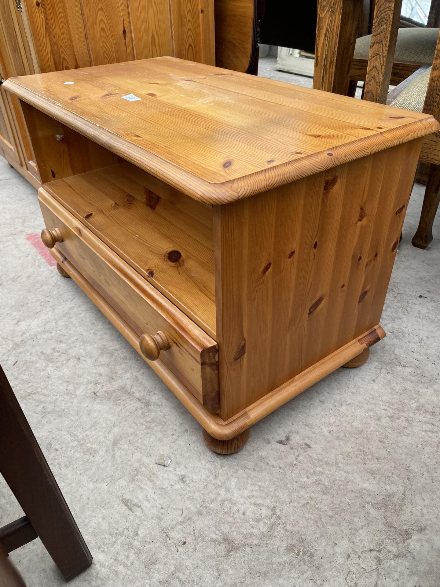 A MODERN PINE TV STAND, 30" WIDE