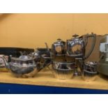 A QUANTITY OF SILVER PLATED ITEMS TO INCLUDE A FIVE PIECE TEASET