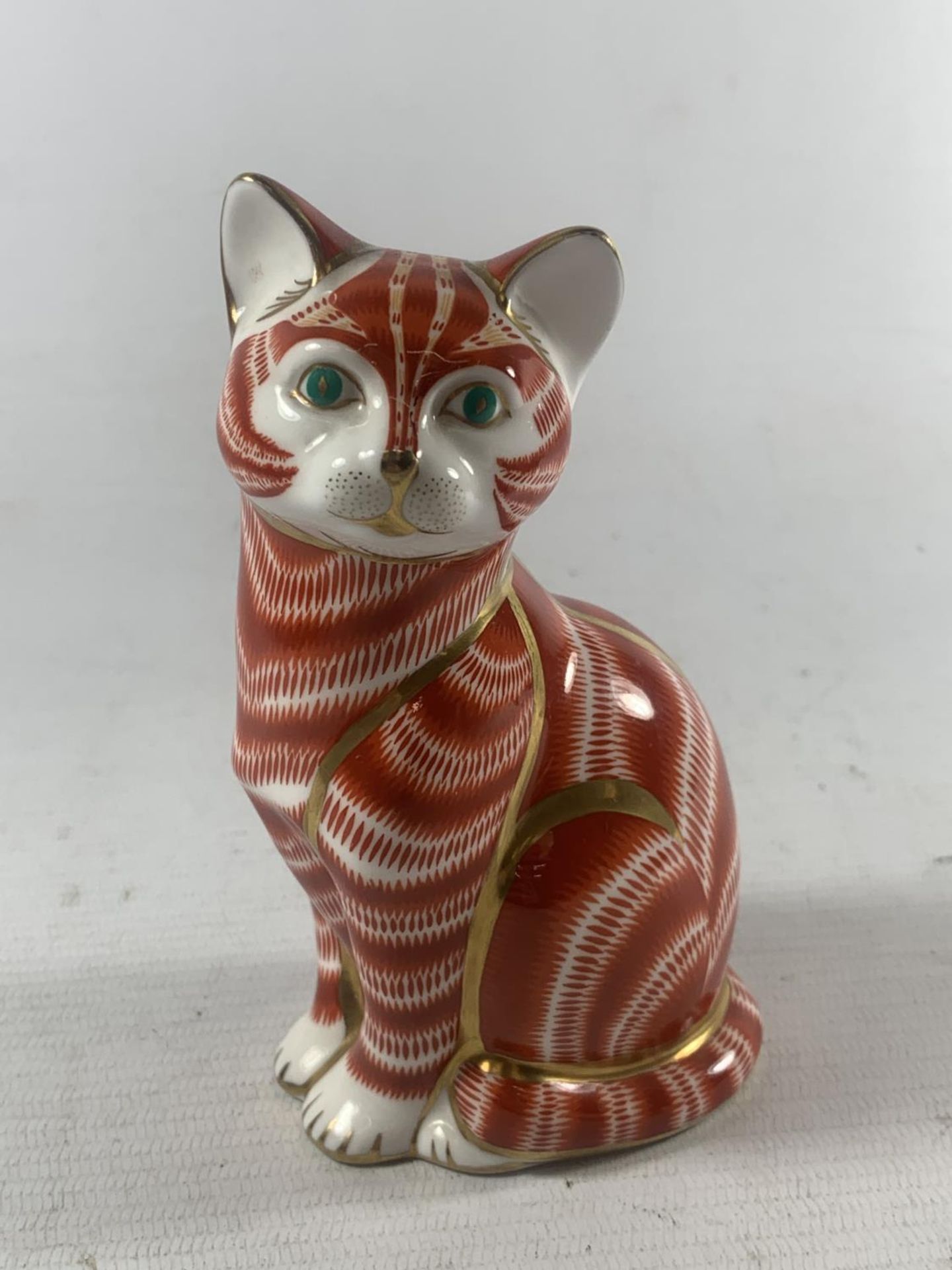 A ROYAL CROWN DERBY SITTING GINGER CAT (SECOND)